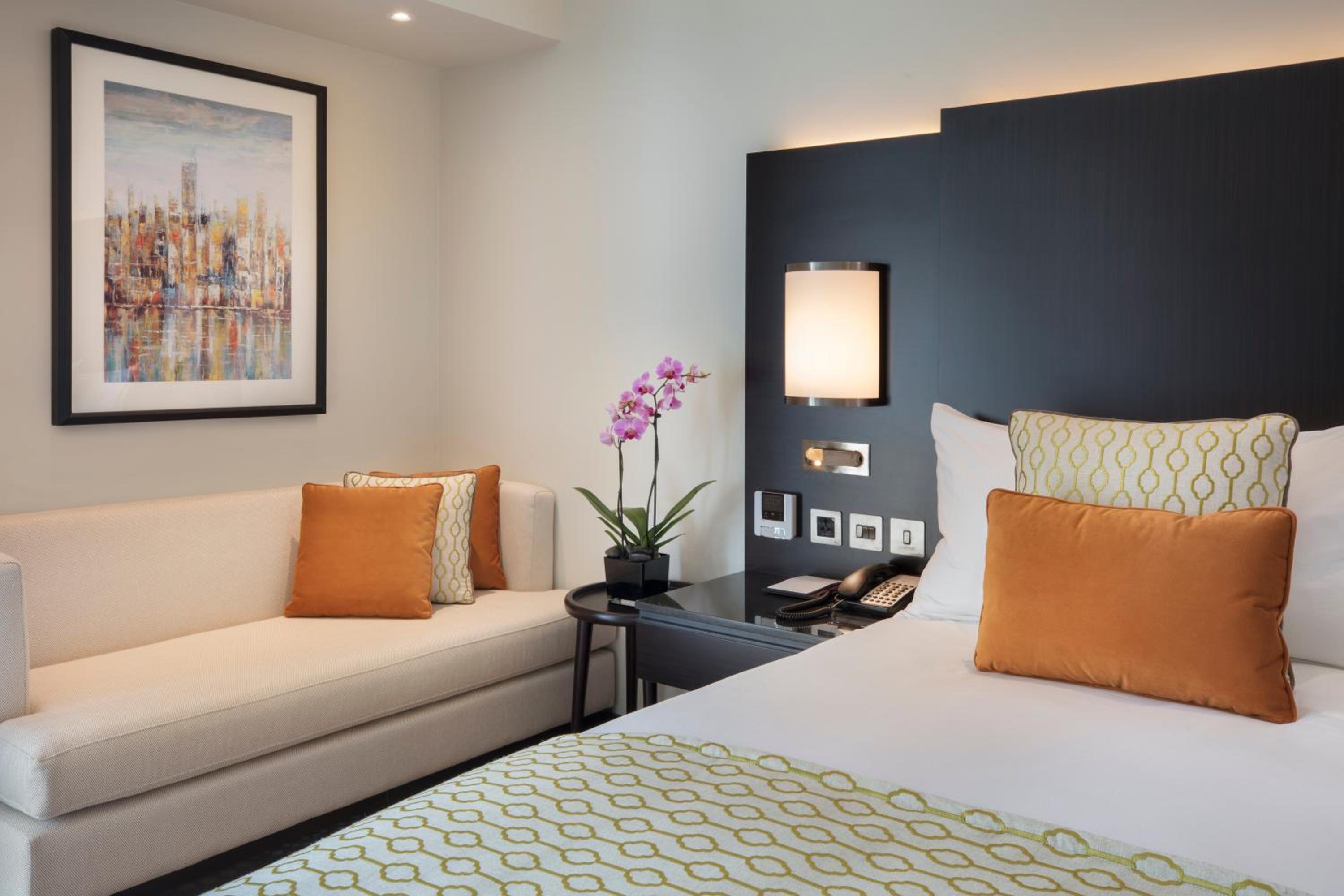 Standard King Room with Garden View