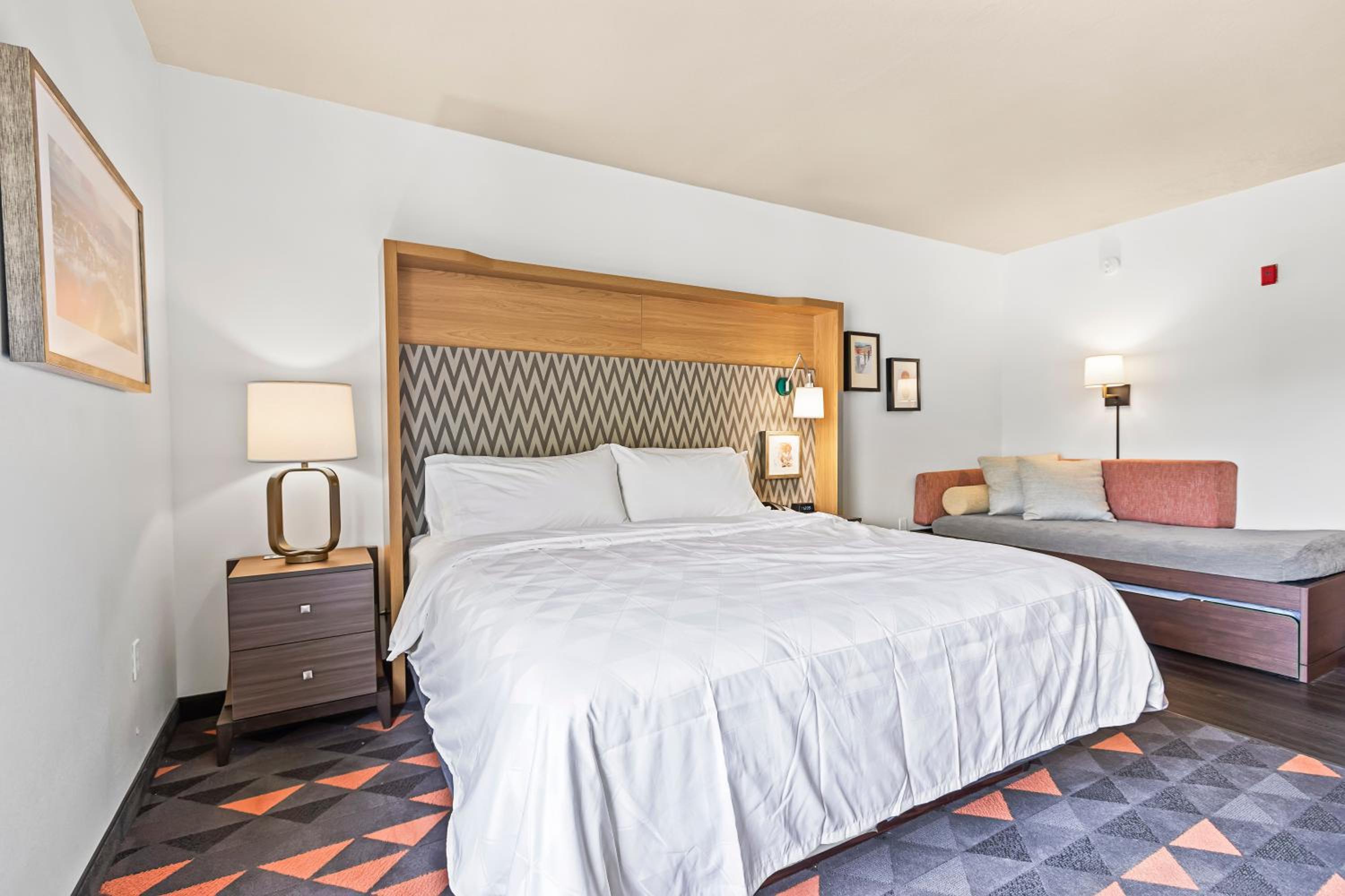 King Suite - Photo 5