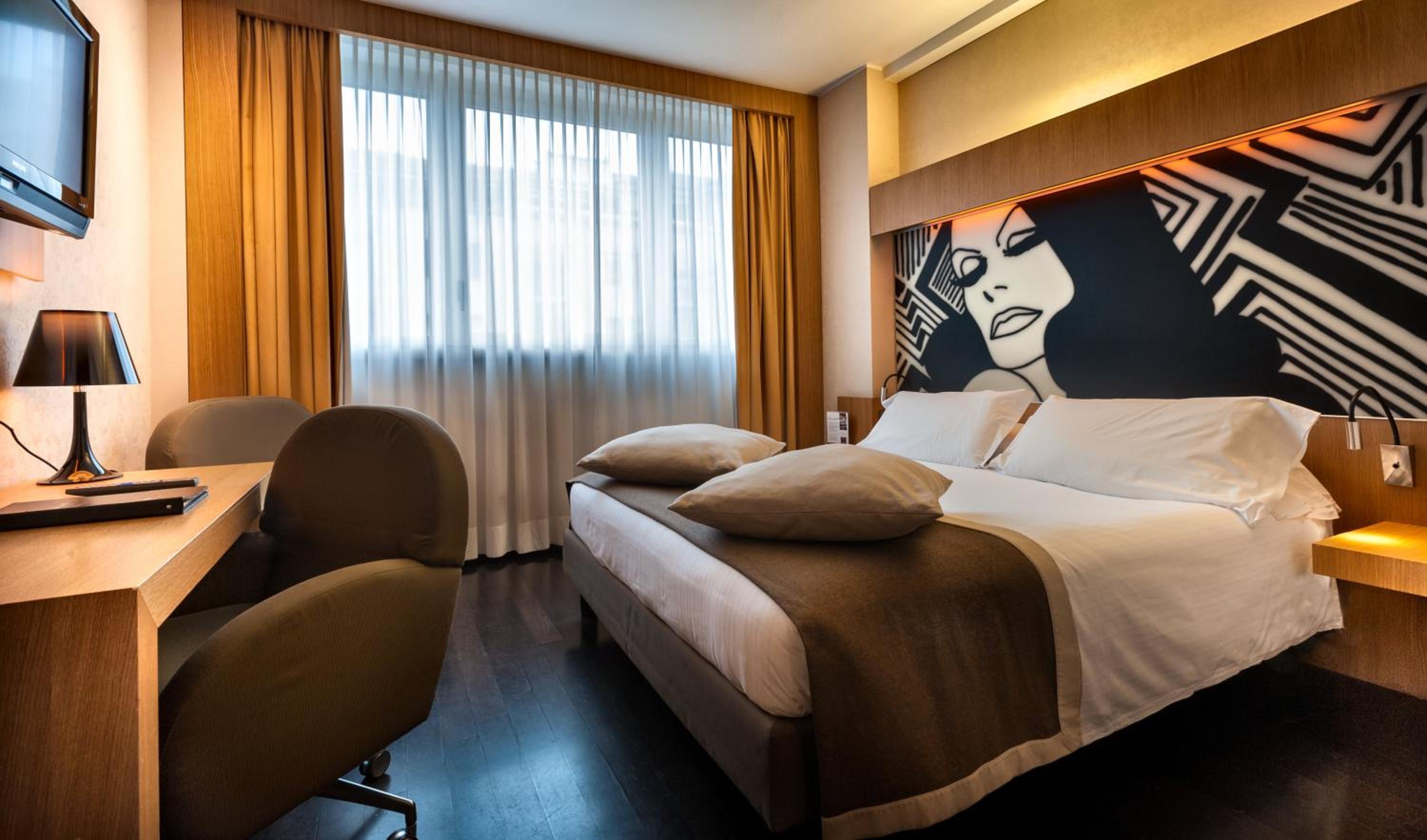 Standard Queen Room