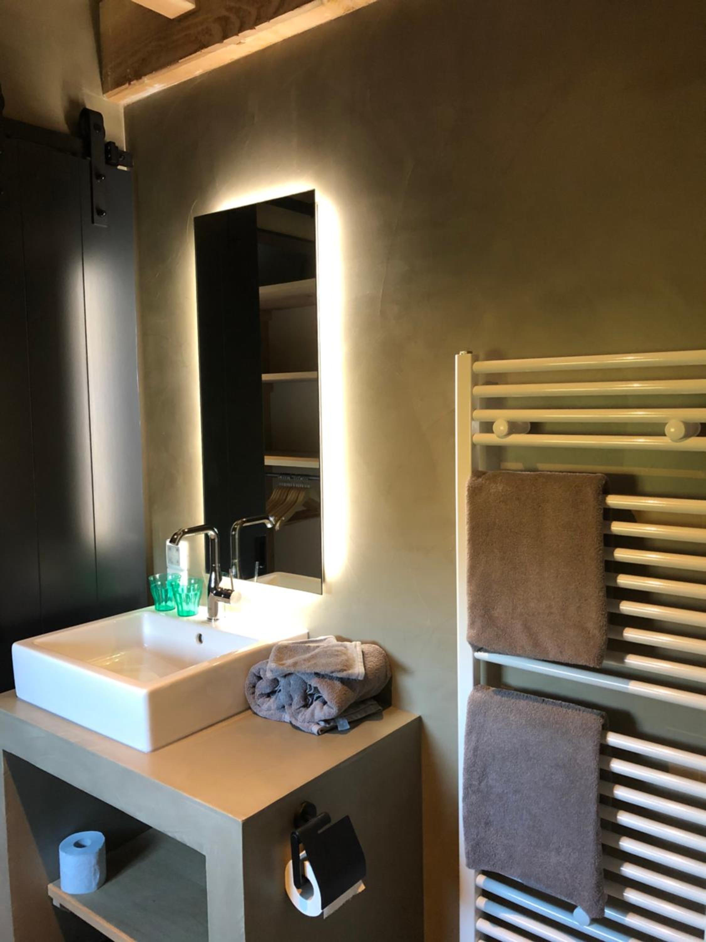 Two-Bedroom House - Photo 9