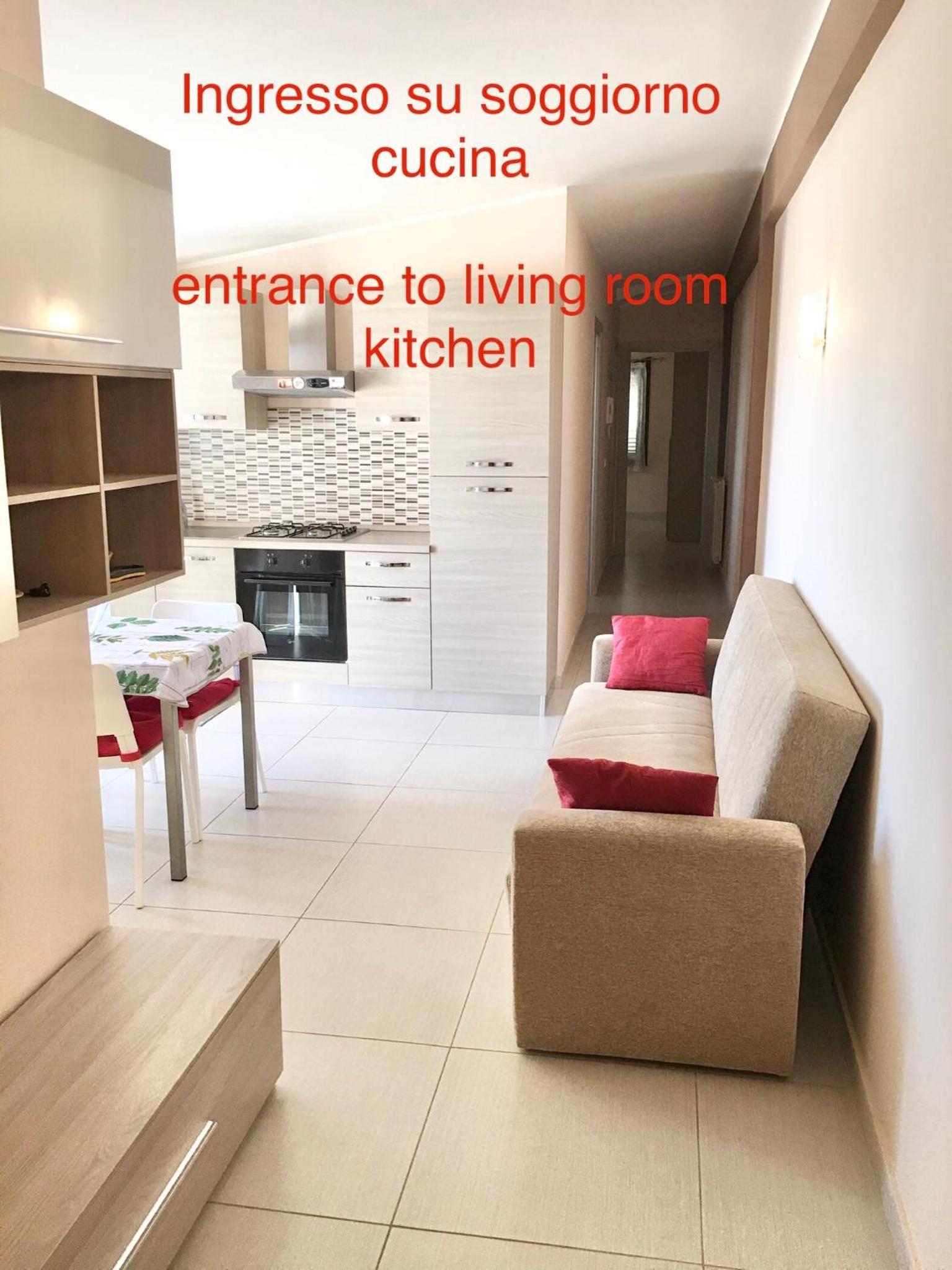 One-Bedroom Apartment - Photo 4