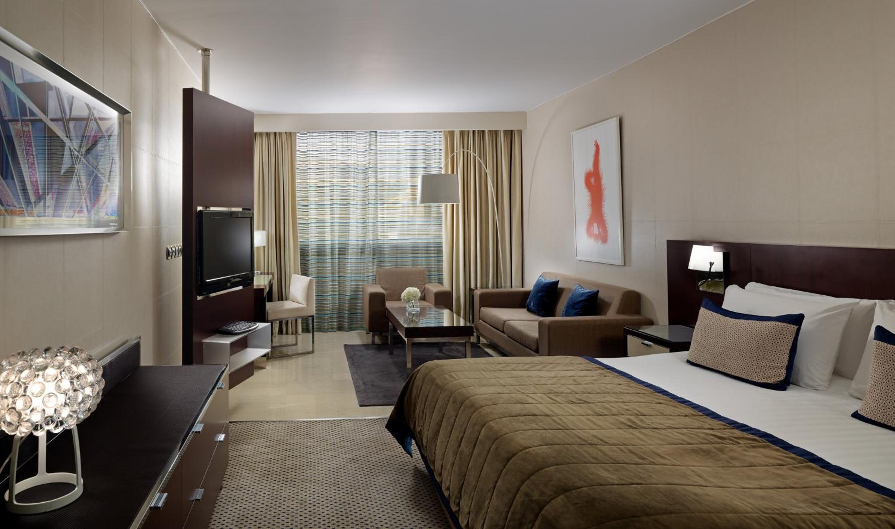 Classic King Room with City View