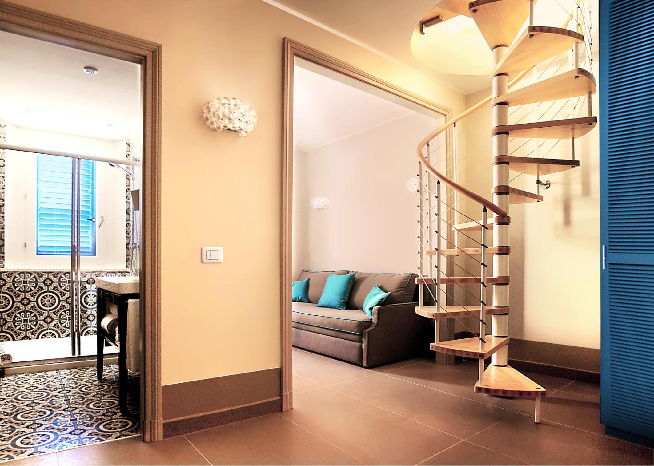 One-Bedroom Apartment - Split Level photo 1