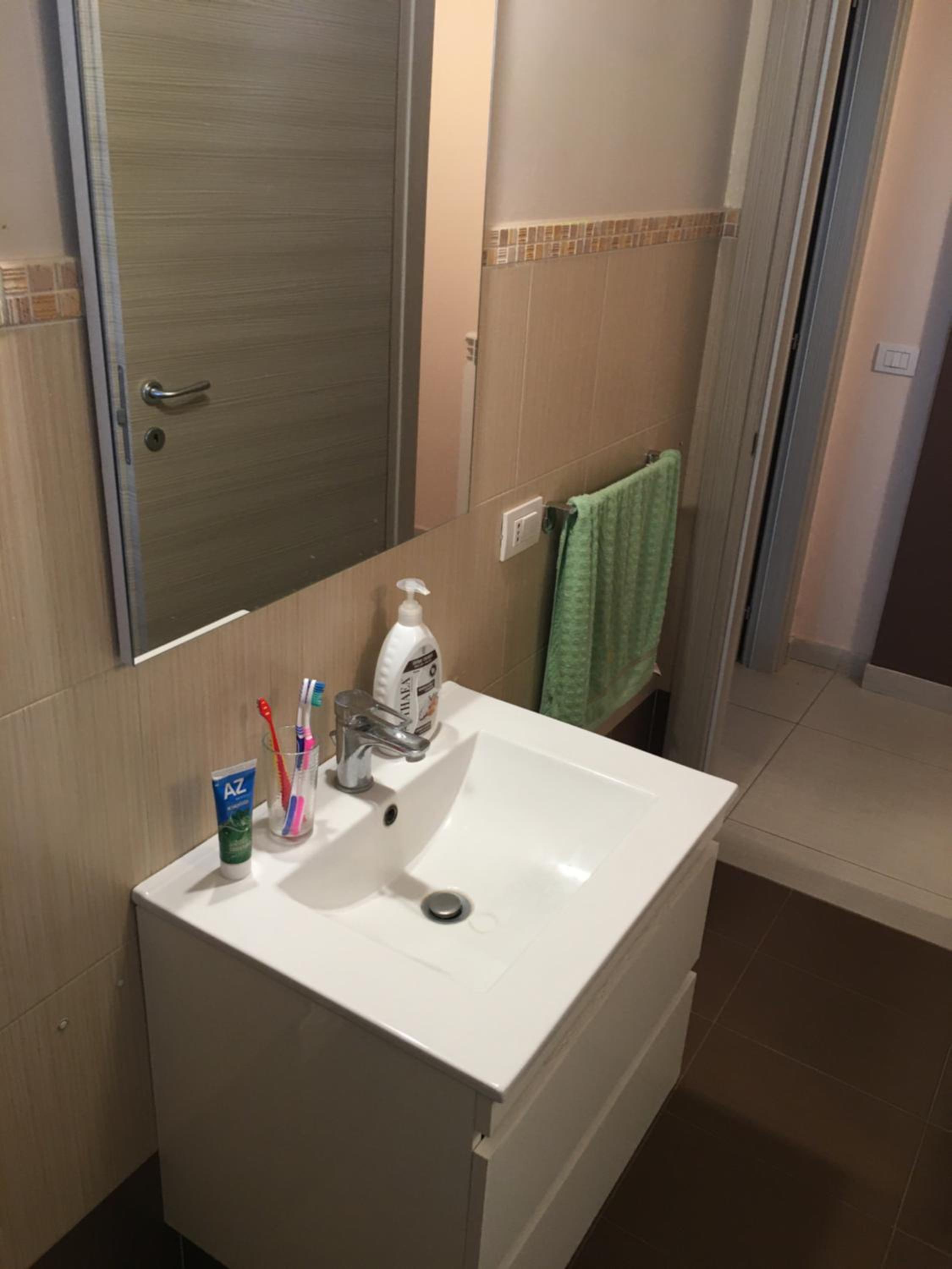 One-Bedroom Apartment - Photo 12