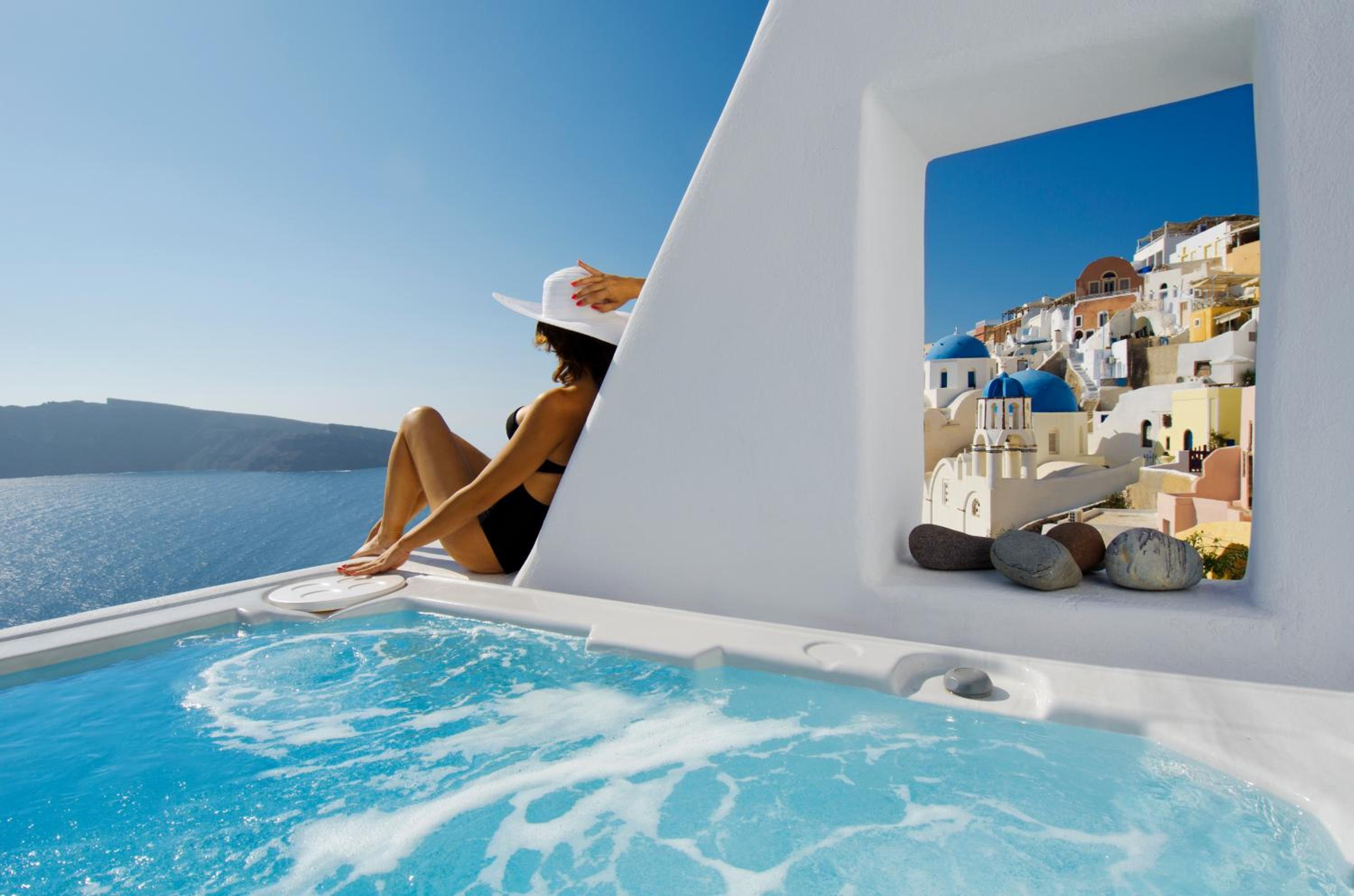 Honeymoon Suite with Hot Tub and Caldera View - Photo 2