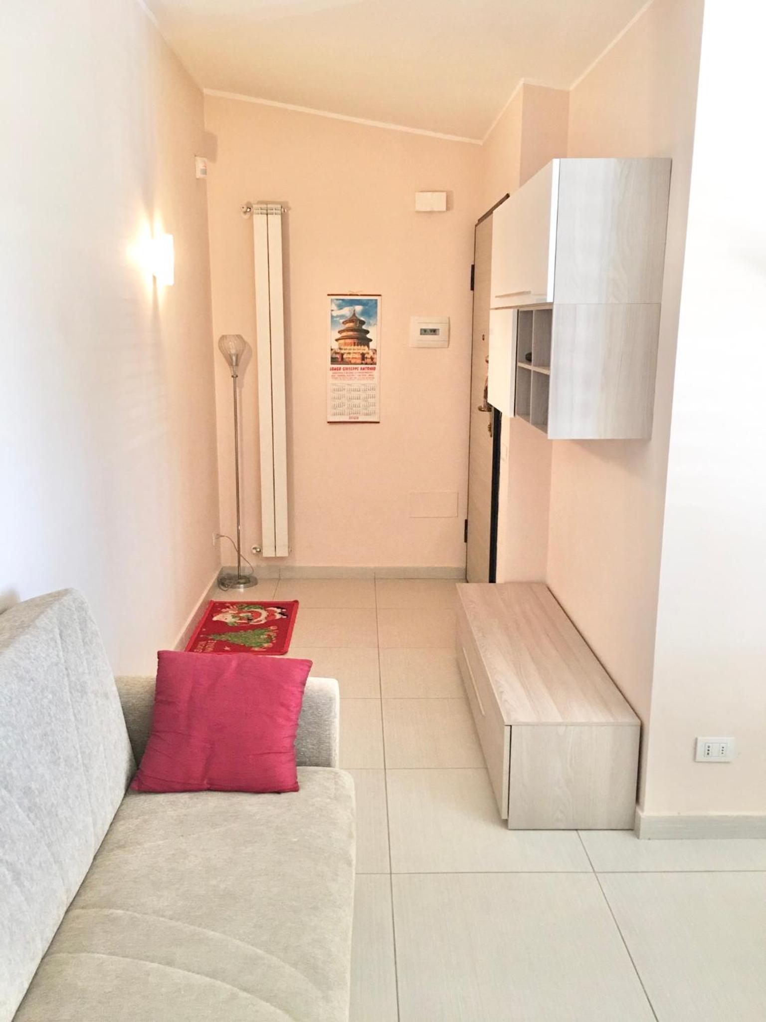 One-Bedroom Apartment - Photo 8
