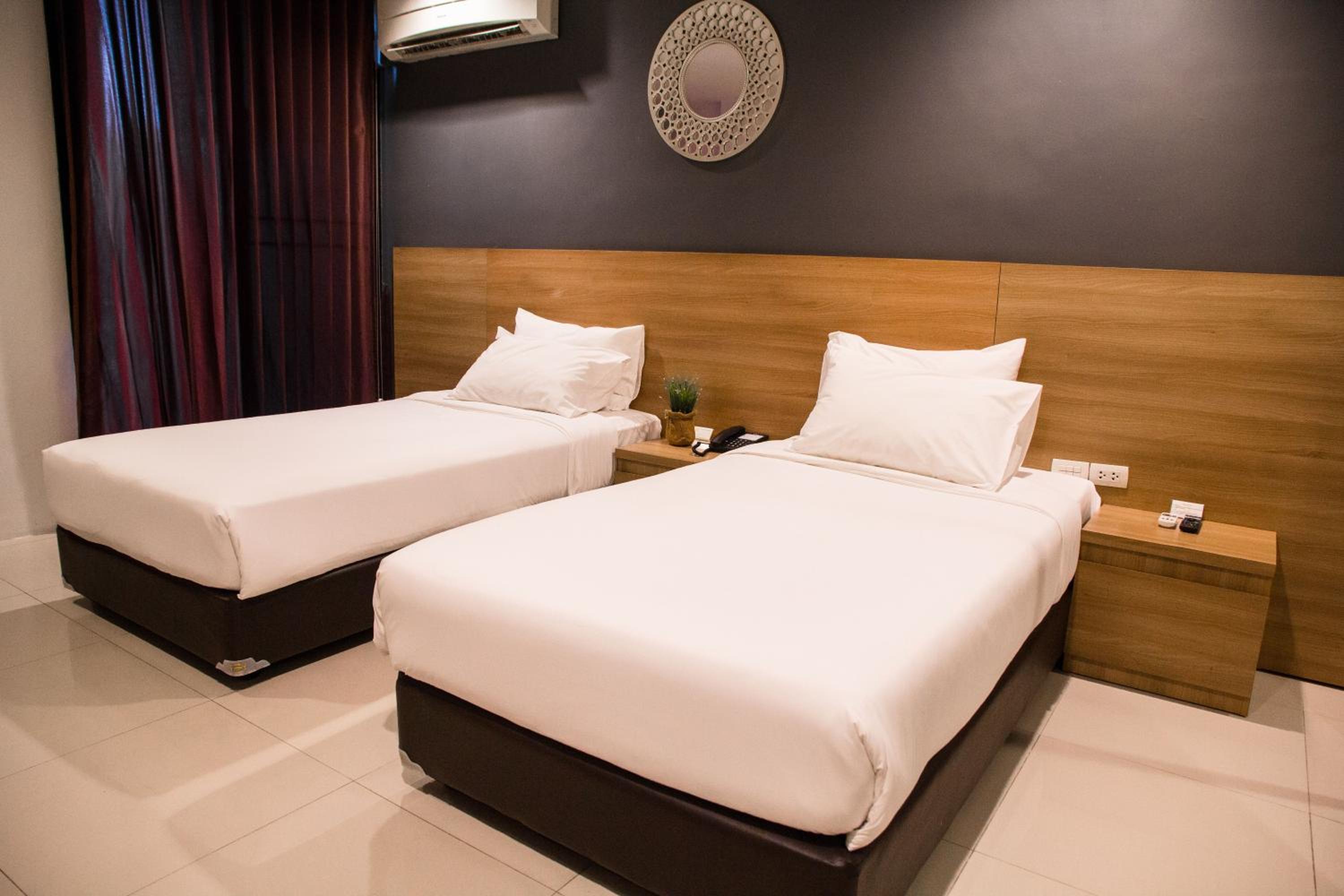 Deluxe Twin Room photo 2