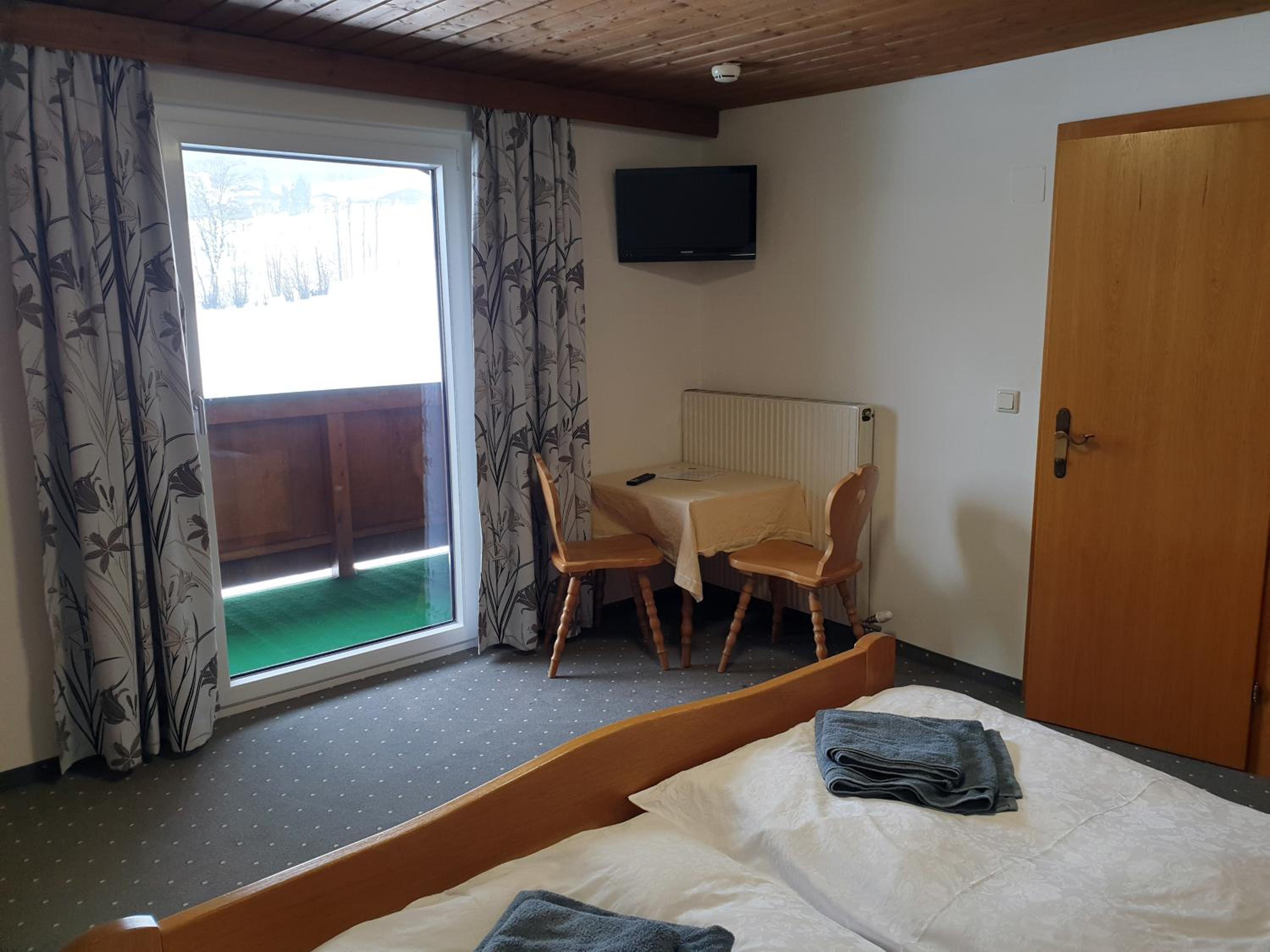 Double Room with Balcony photo 3