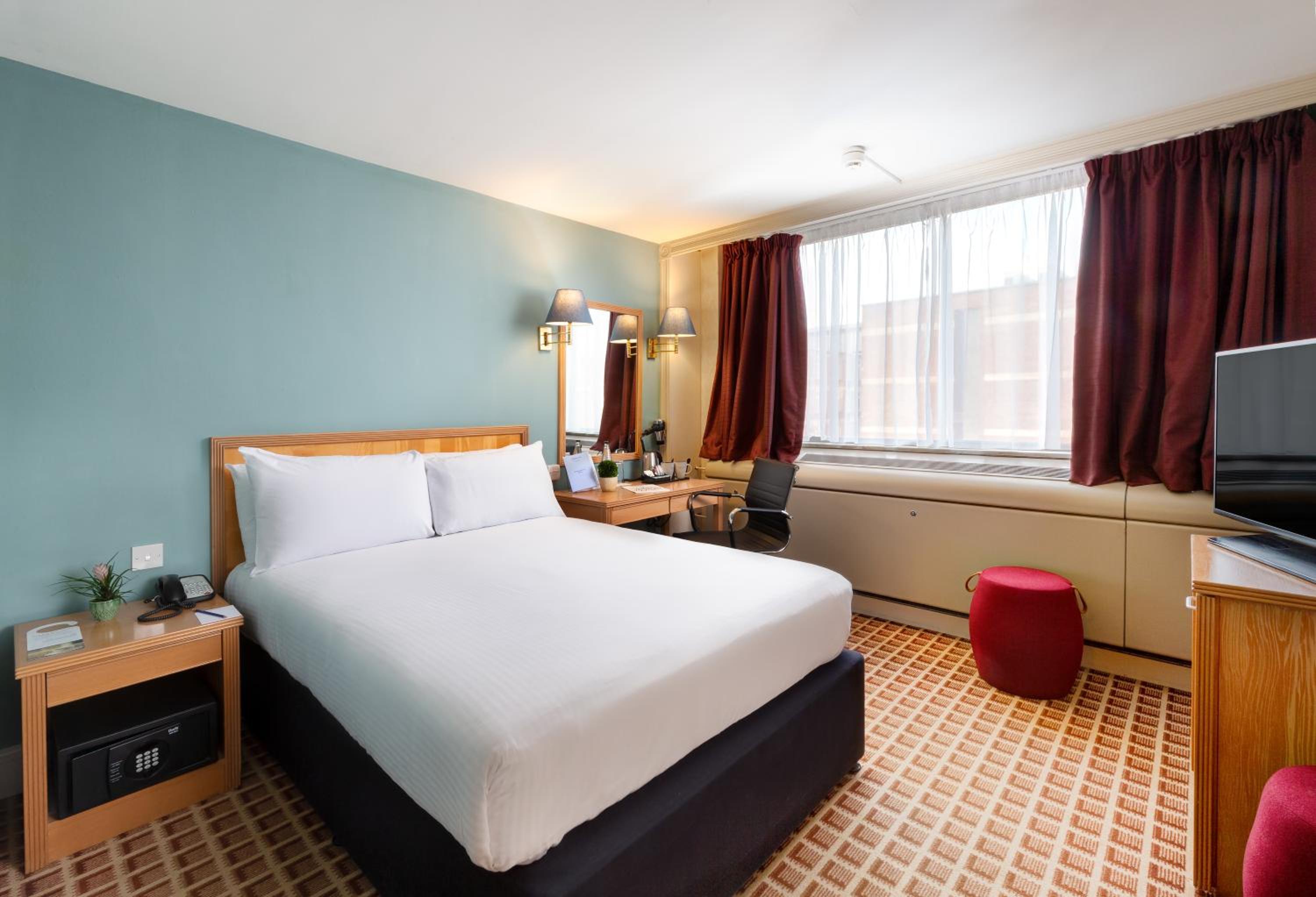 Standard Double or Twin Room photo 3