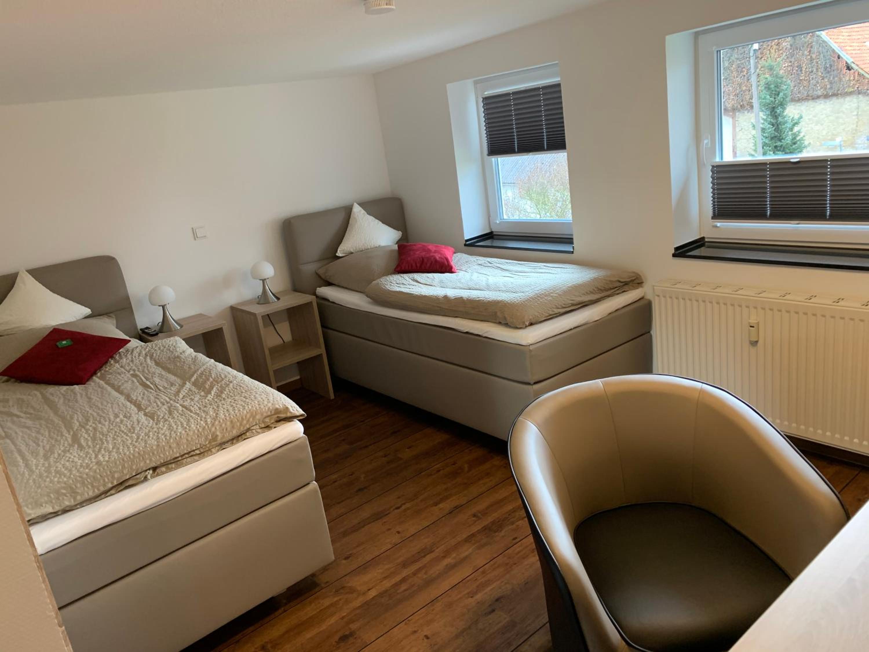 Double Room with Private Bathroom - Photo 2
