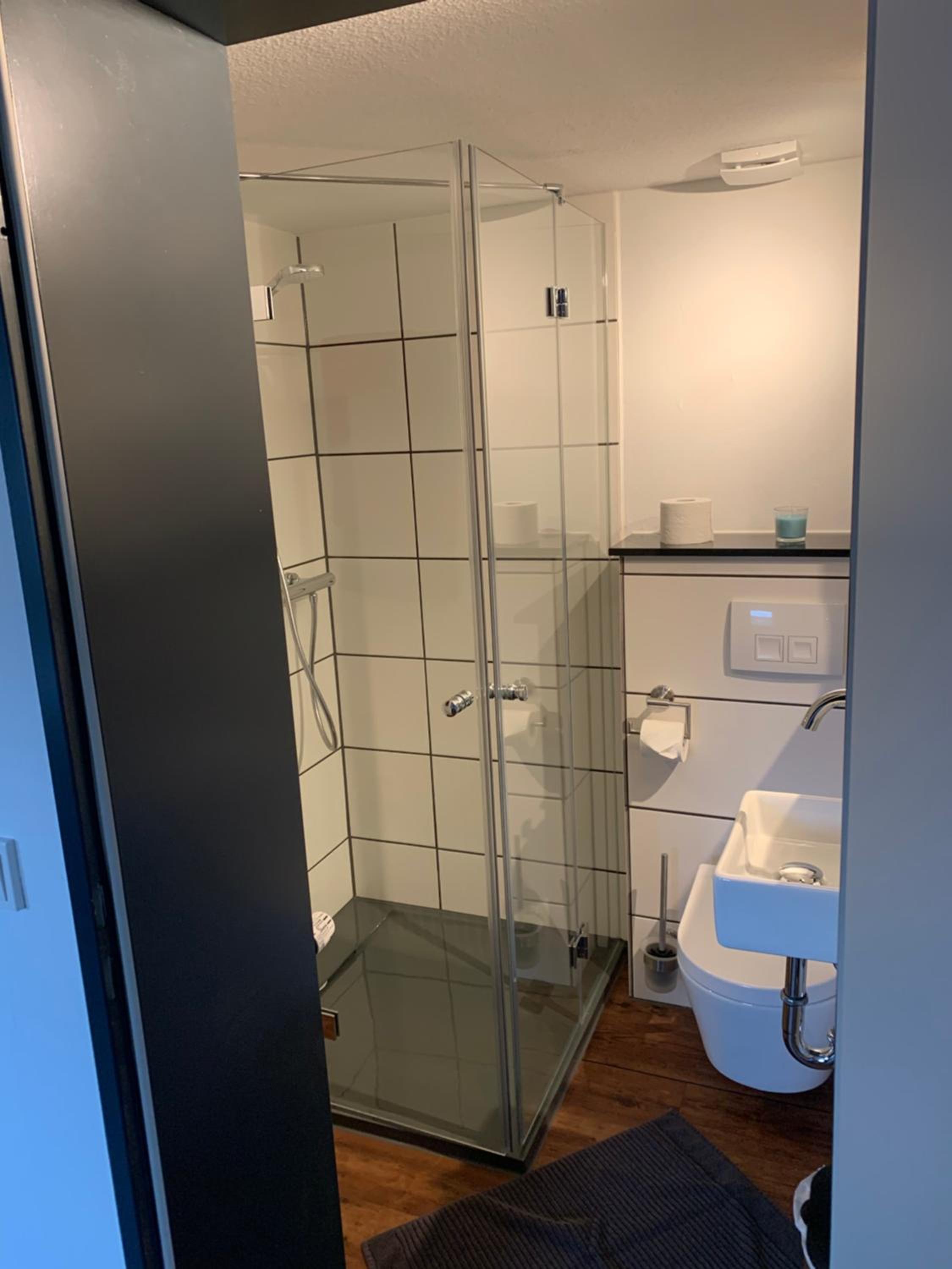 Double Room with Private Bathroom - Photo 7