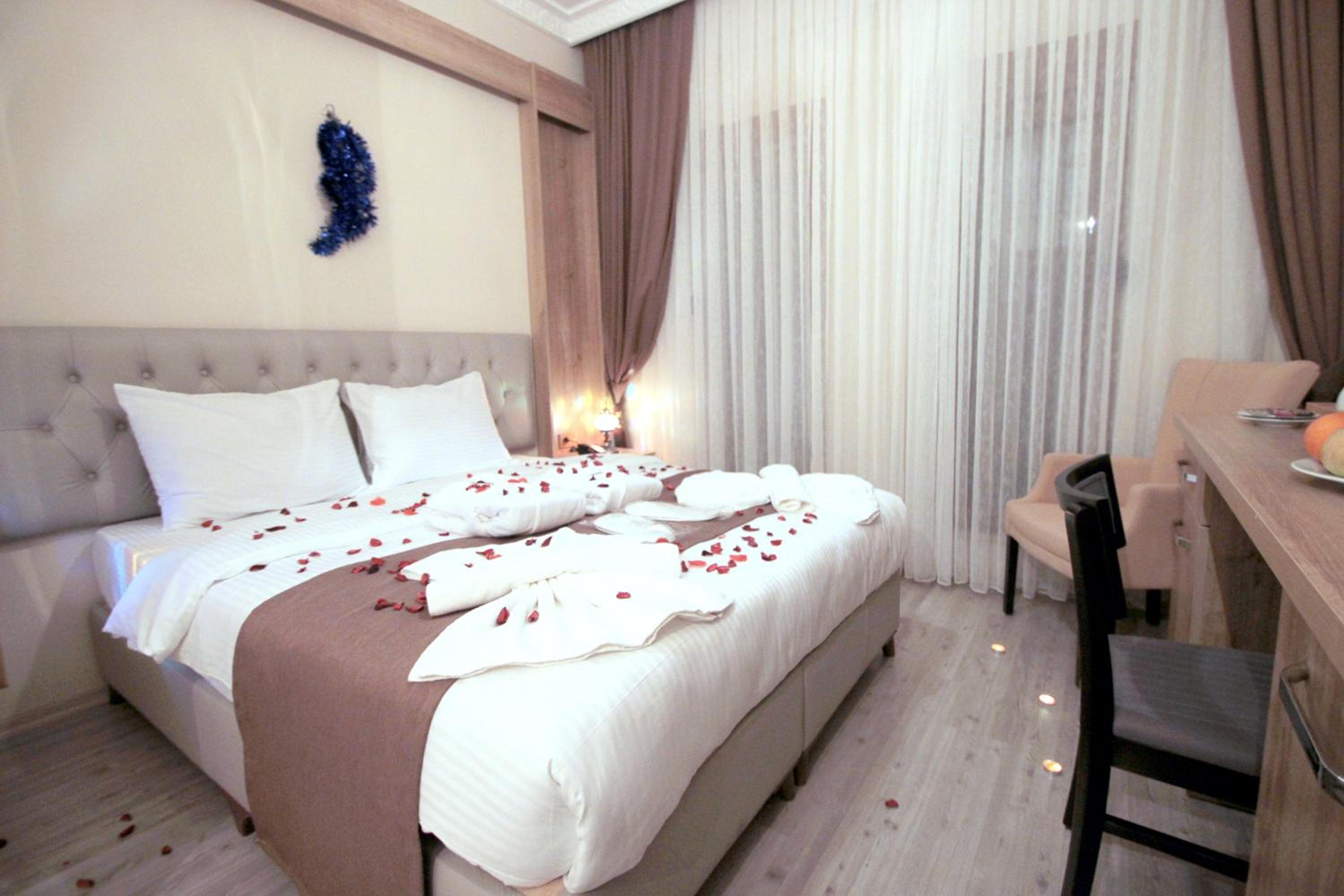 Double Room with Mountain View - Photo 10