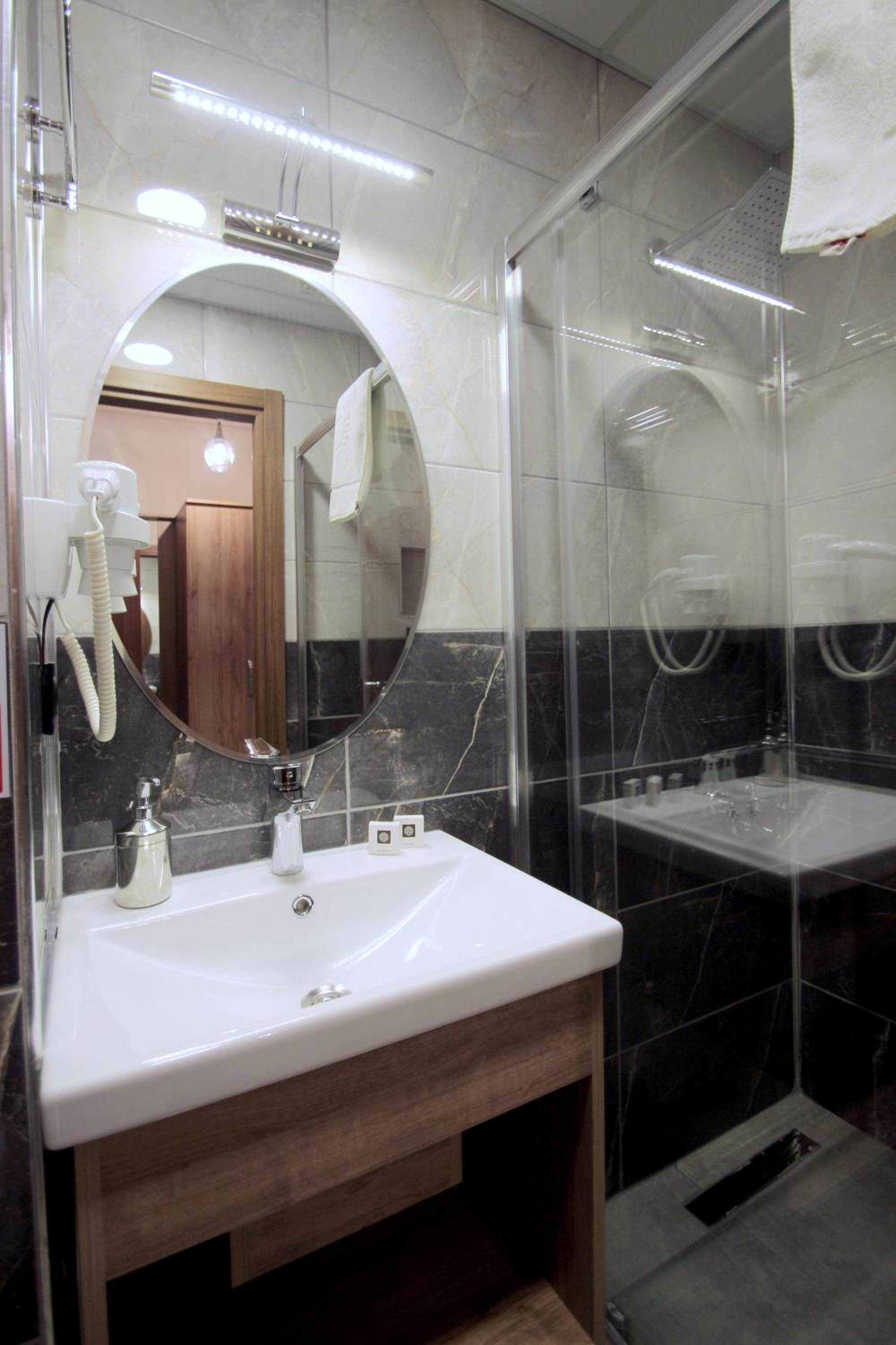 Double Room with Mountain View - Photo 15