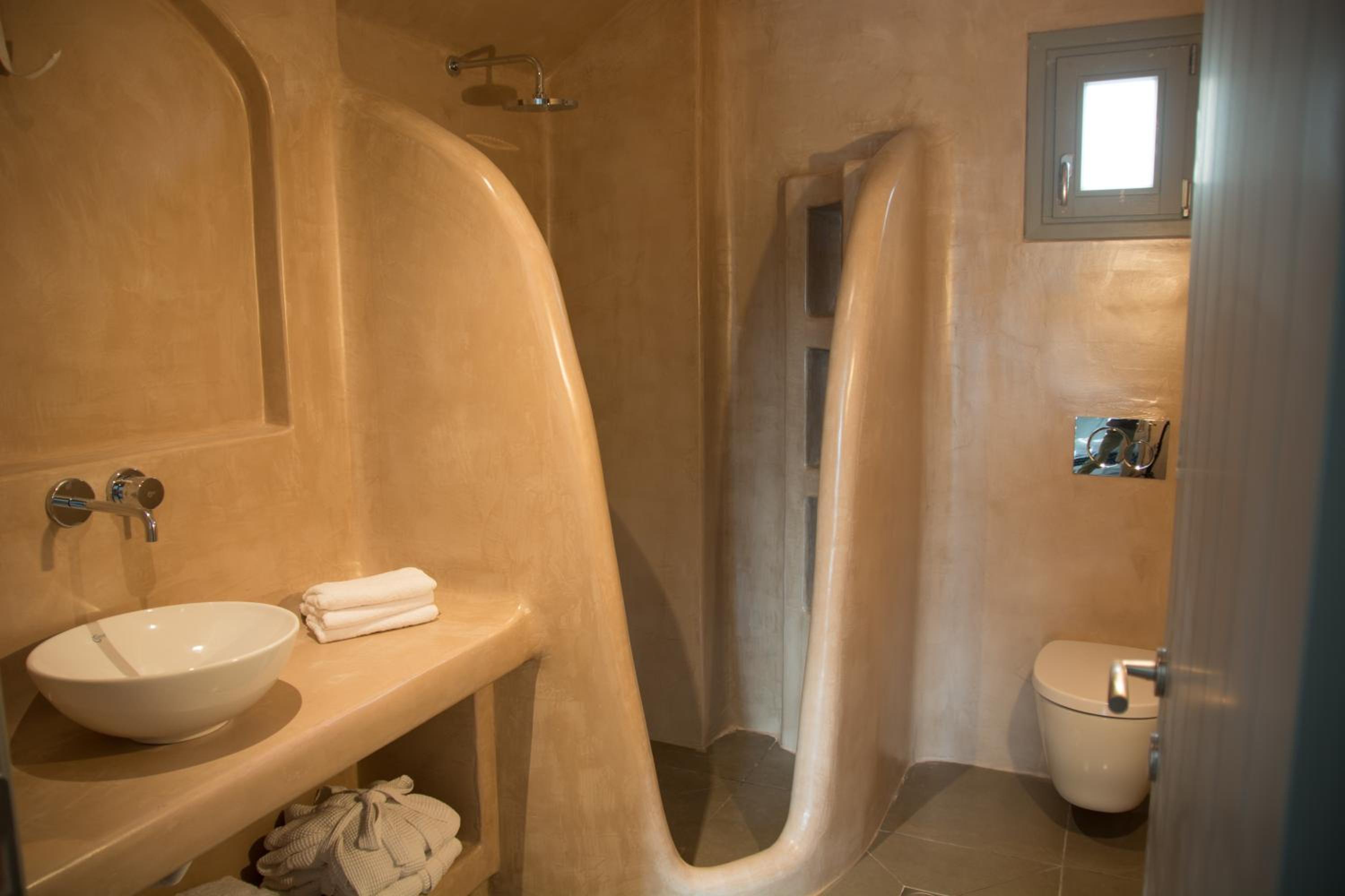 Suite with Private Pool - Photo 11