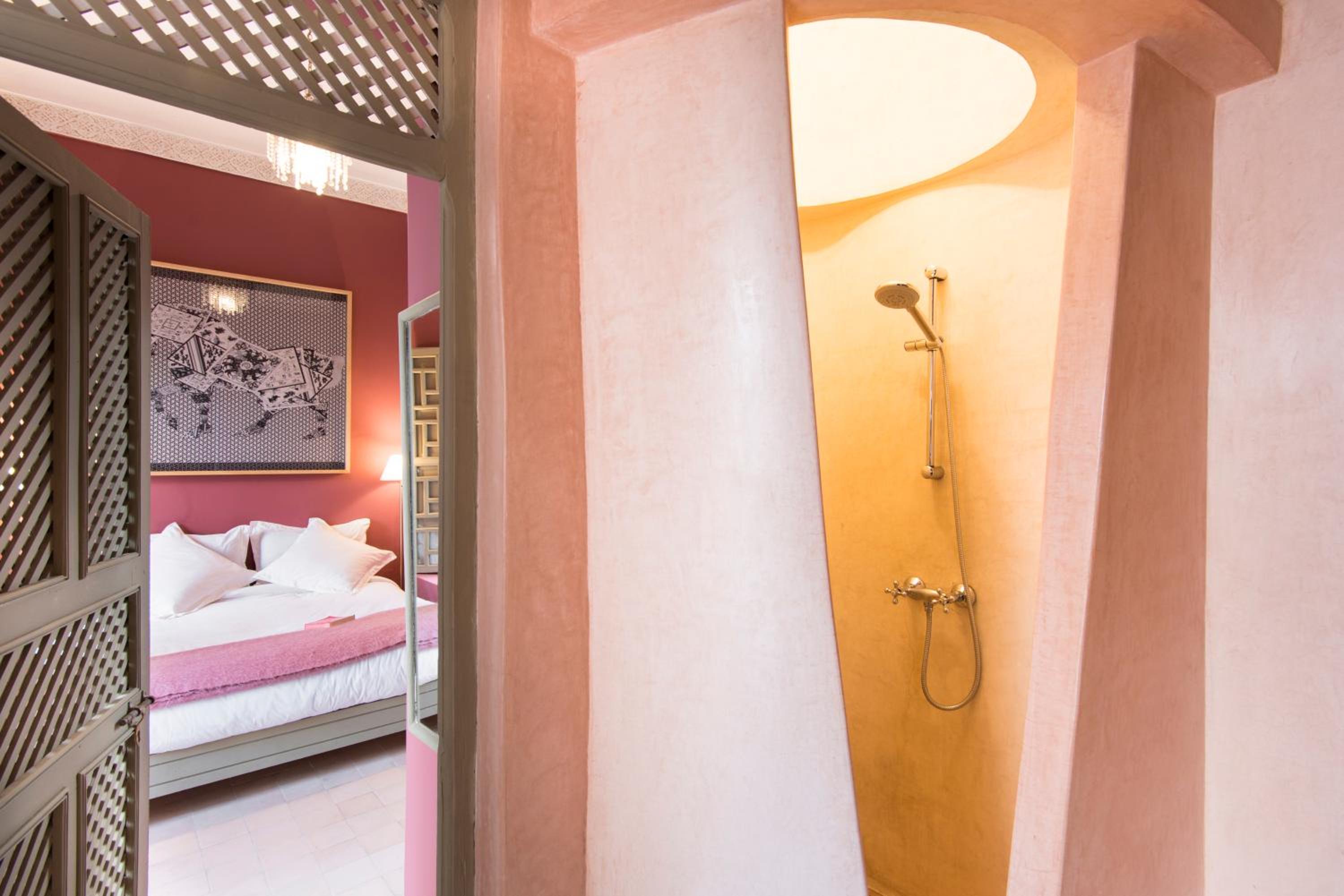 Standard Double Room - Photo 8
