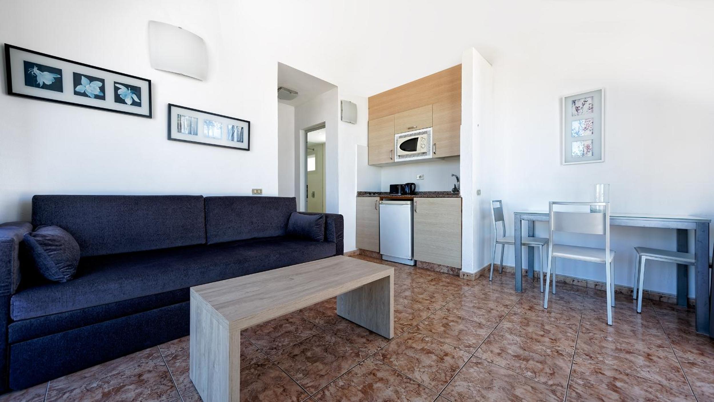 One-Bedroom Apartment - Photo 4