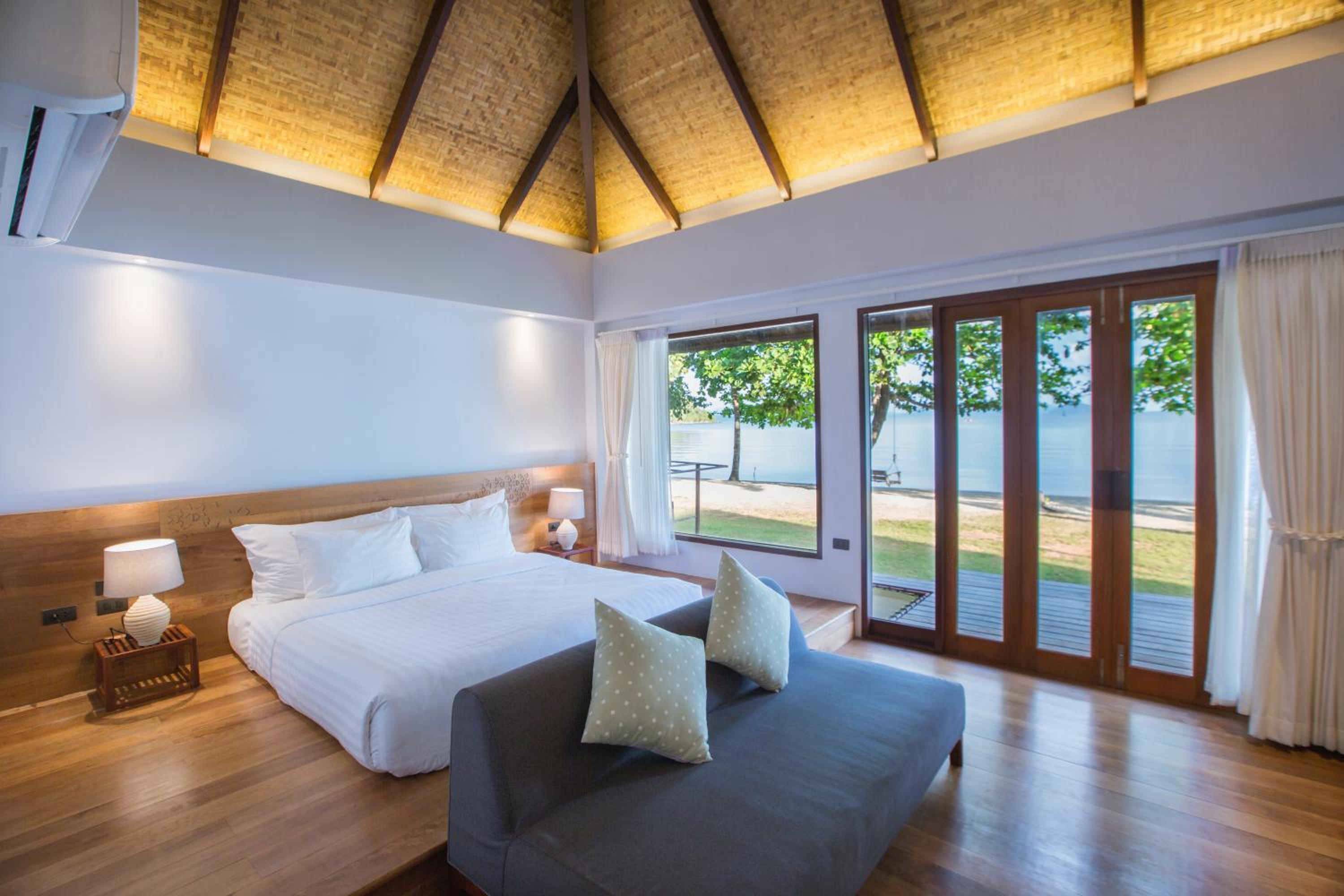 Beachfront Deluxe Villa