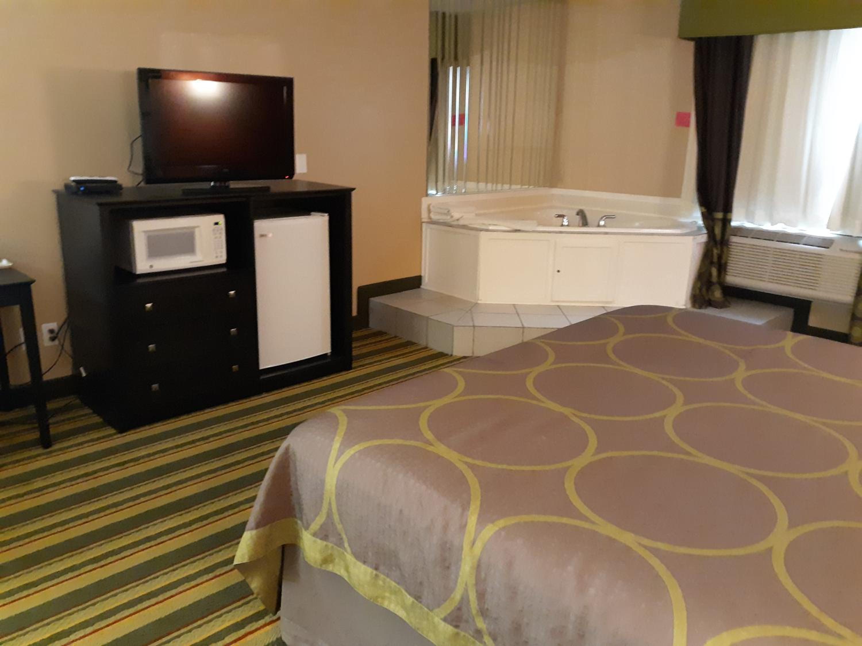 Deluxe King Studio Suite - Non-Smoking - Photo 2