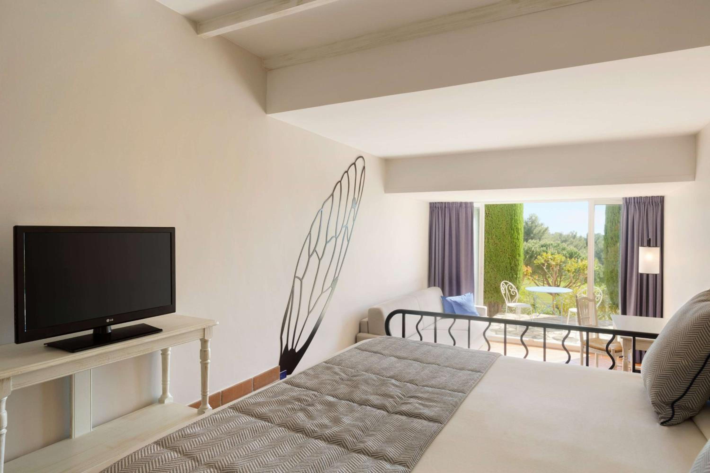 Family Room - Photo 1