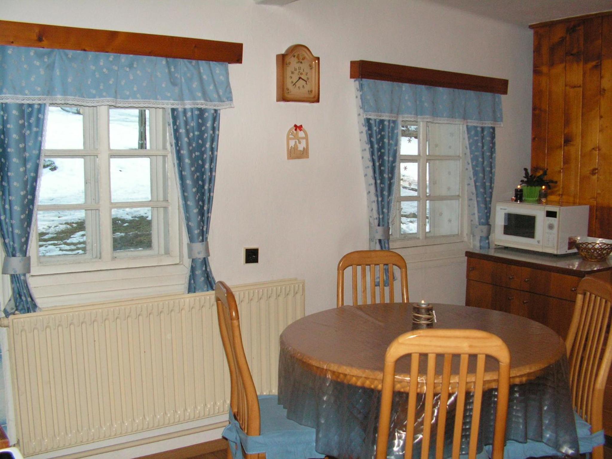 Family Room photo 3