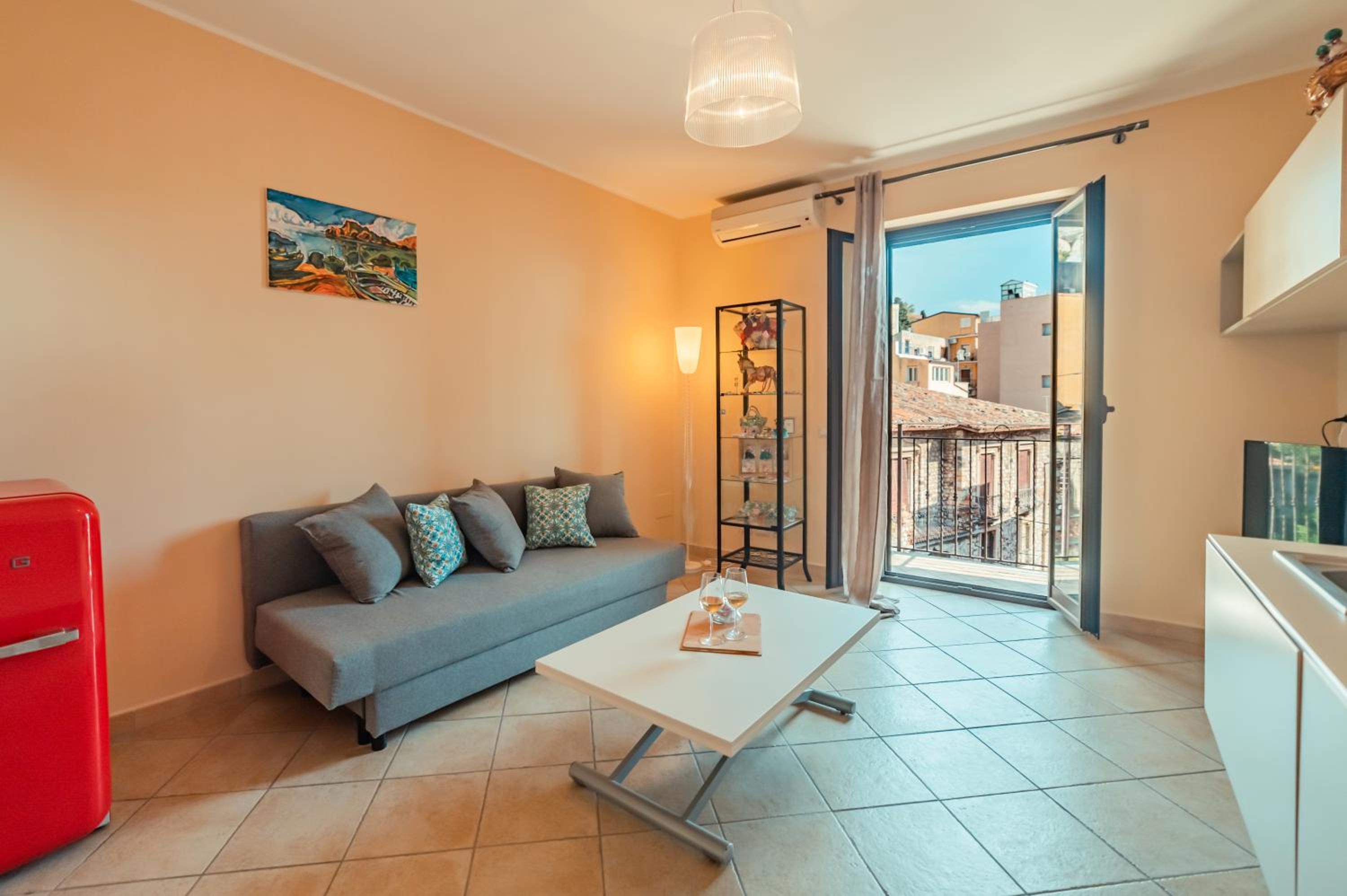 Appartamento con due camere vista mare con balcone