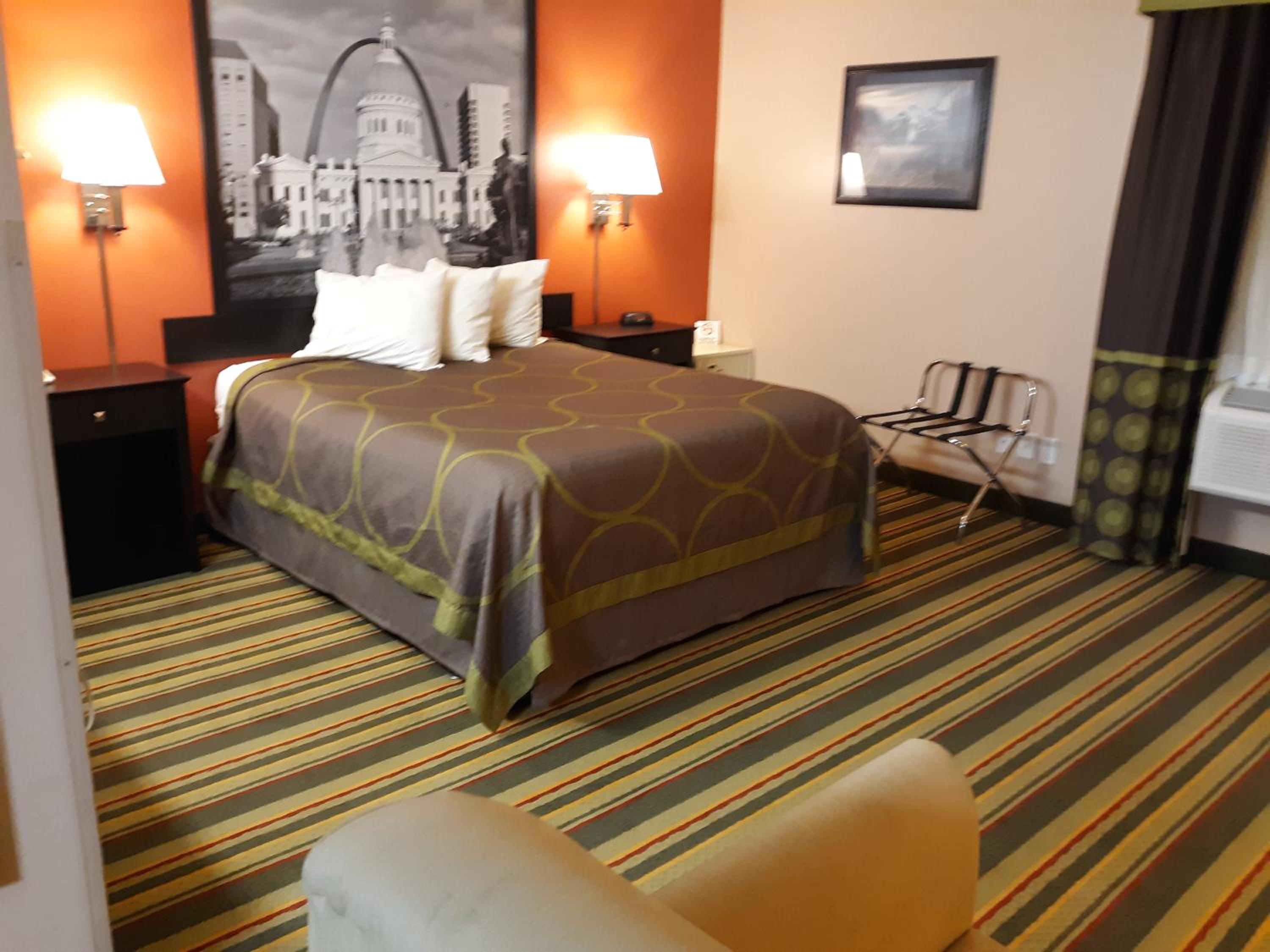 King Room - Non-Smoking - Photo 2