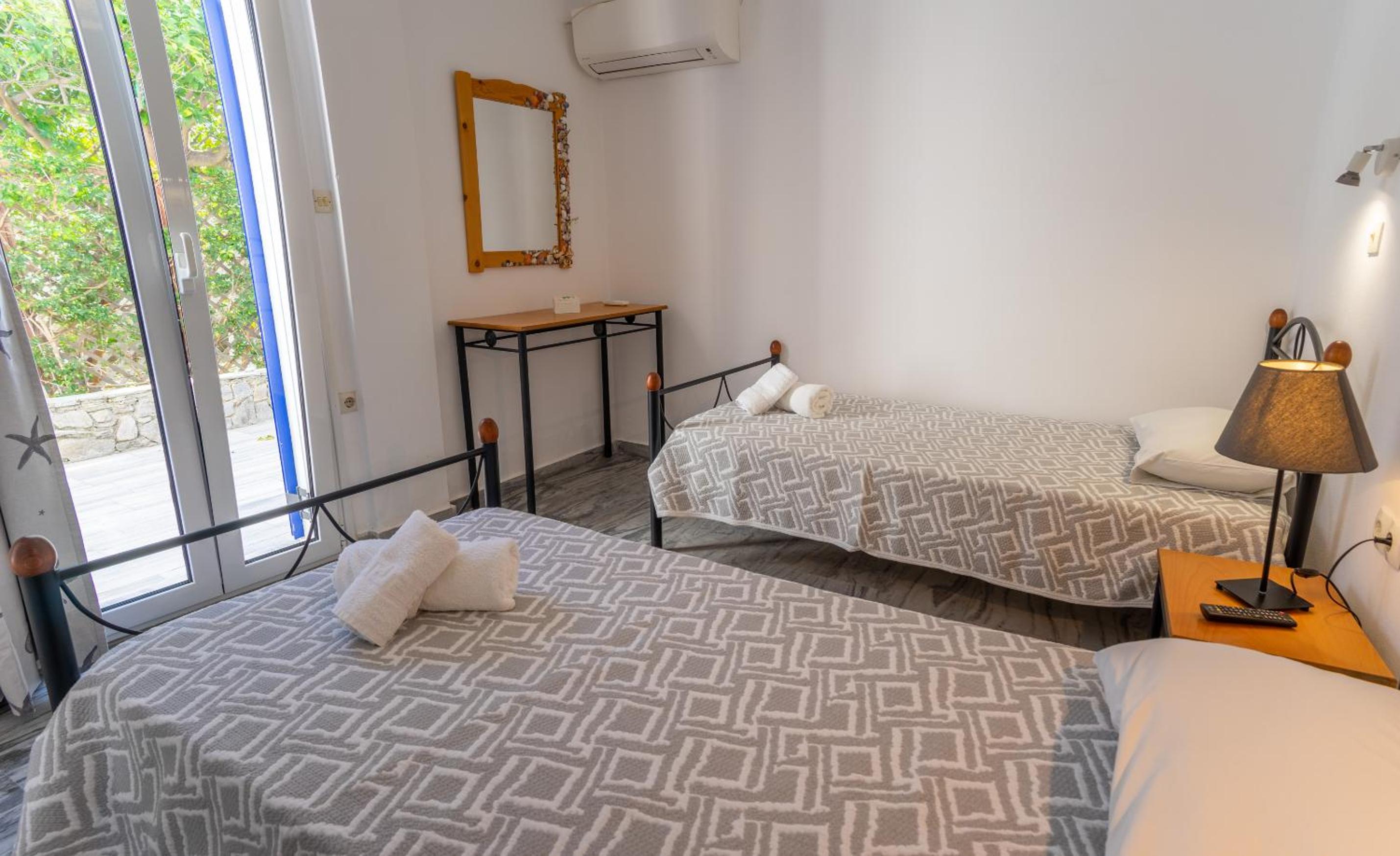 Superior Triple Room photo 3
