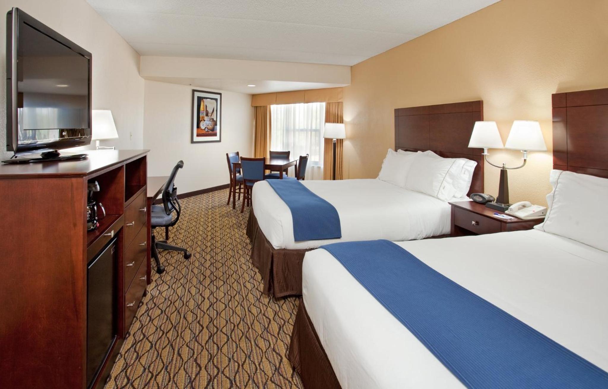 Standard Room with Two Queen Beds