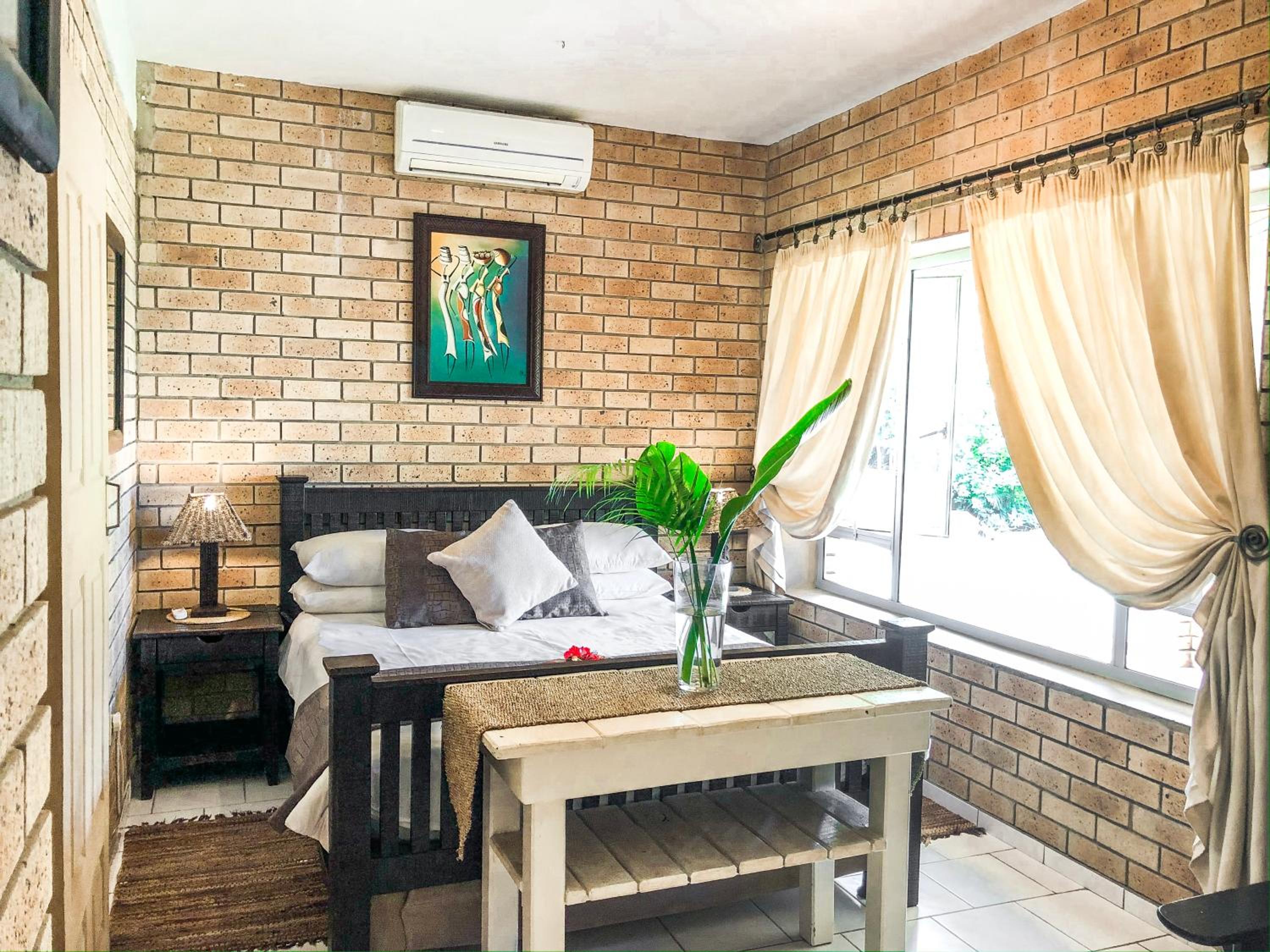 Three-Bedroom Apartment - Photo 13