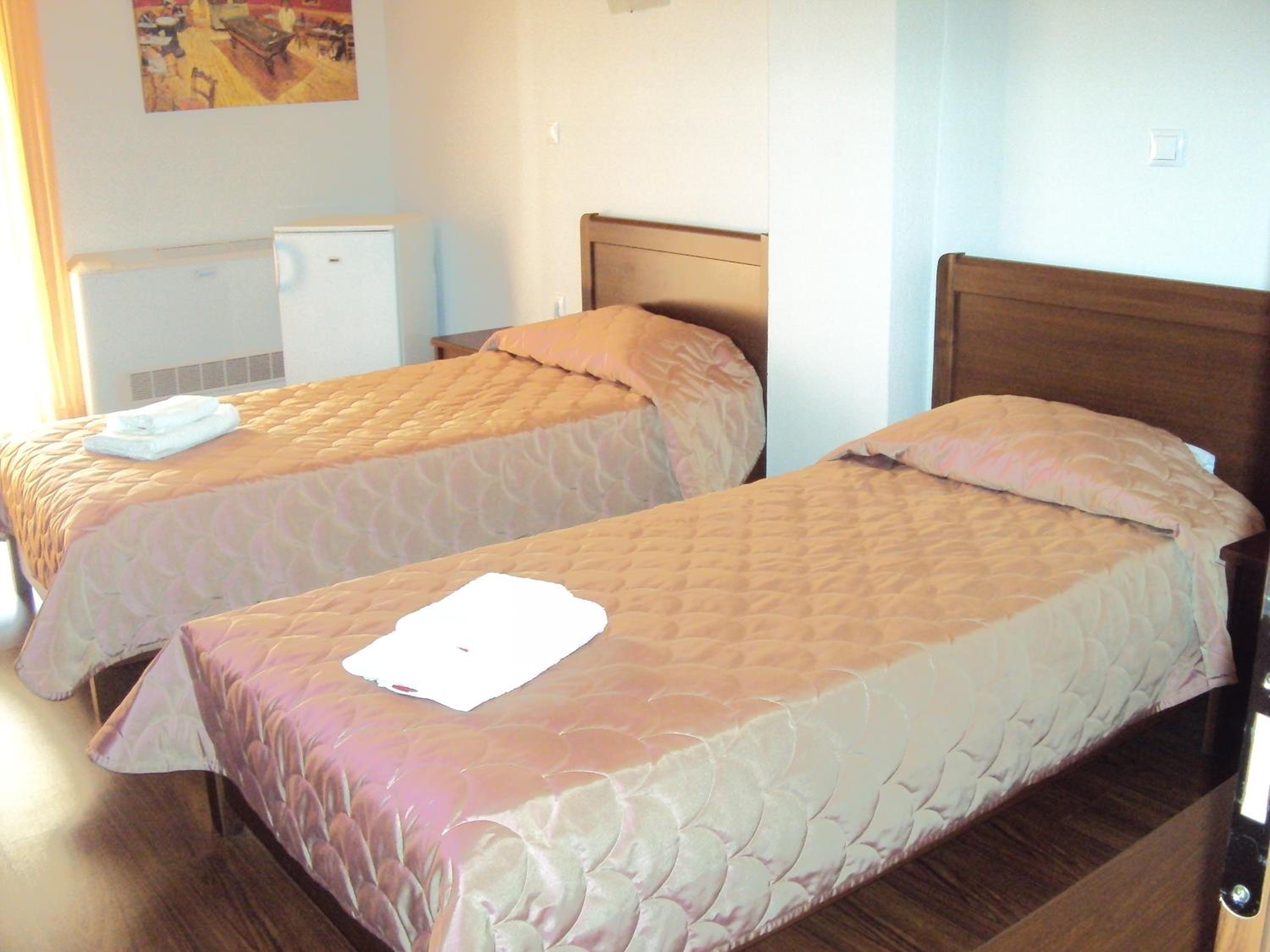 Twin Room - Photo 1