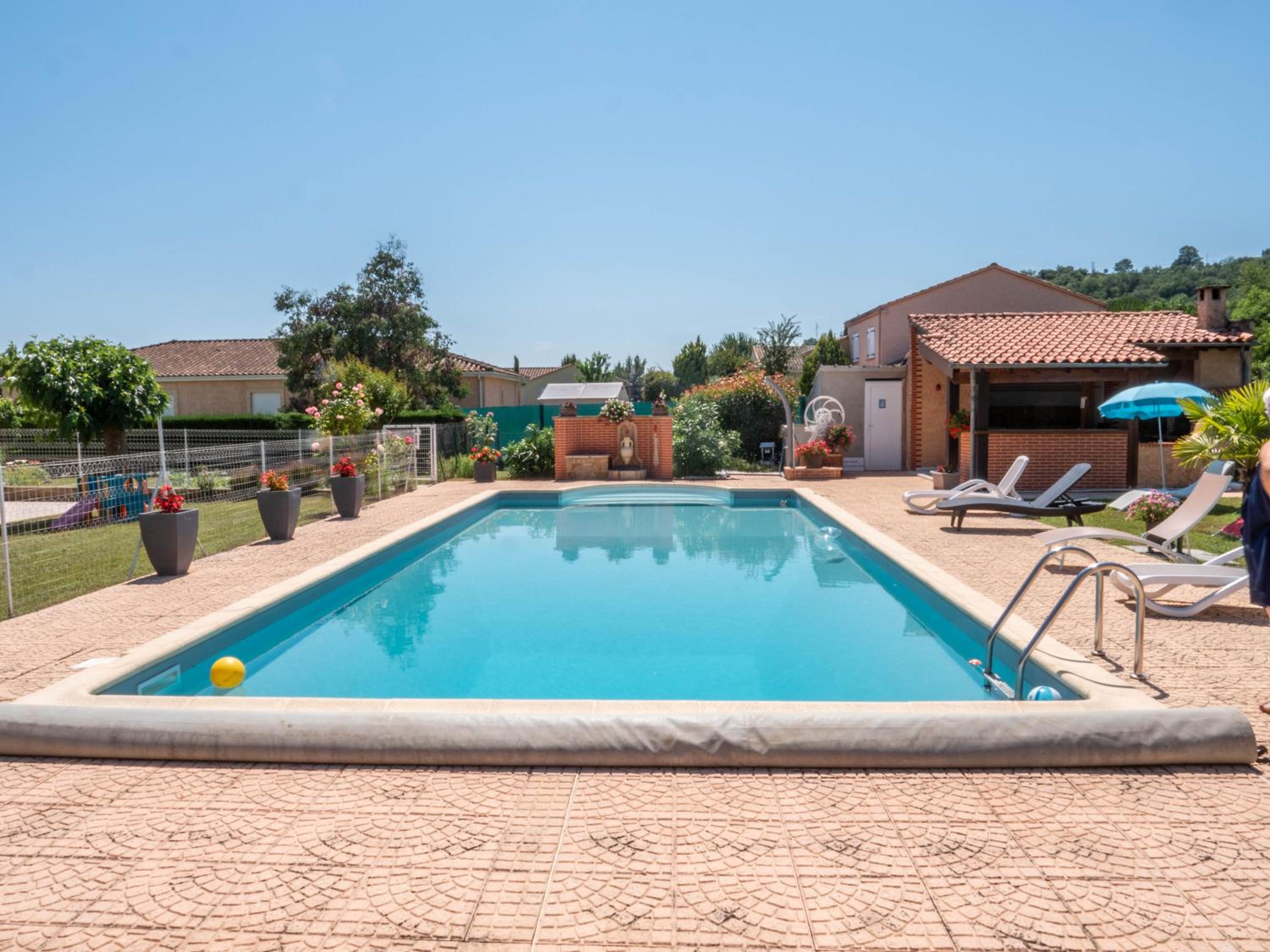 Apartment with Pool View  photo 2