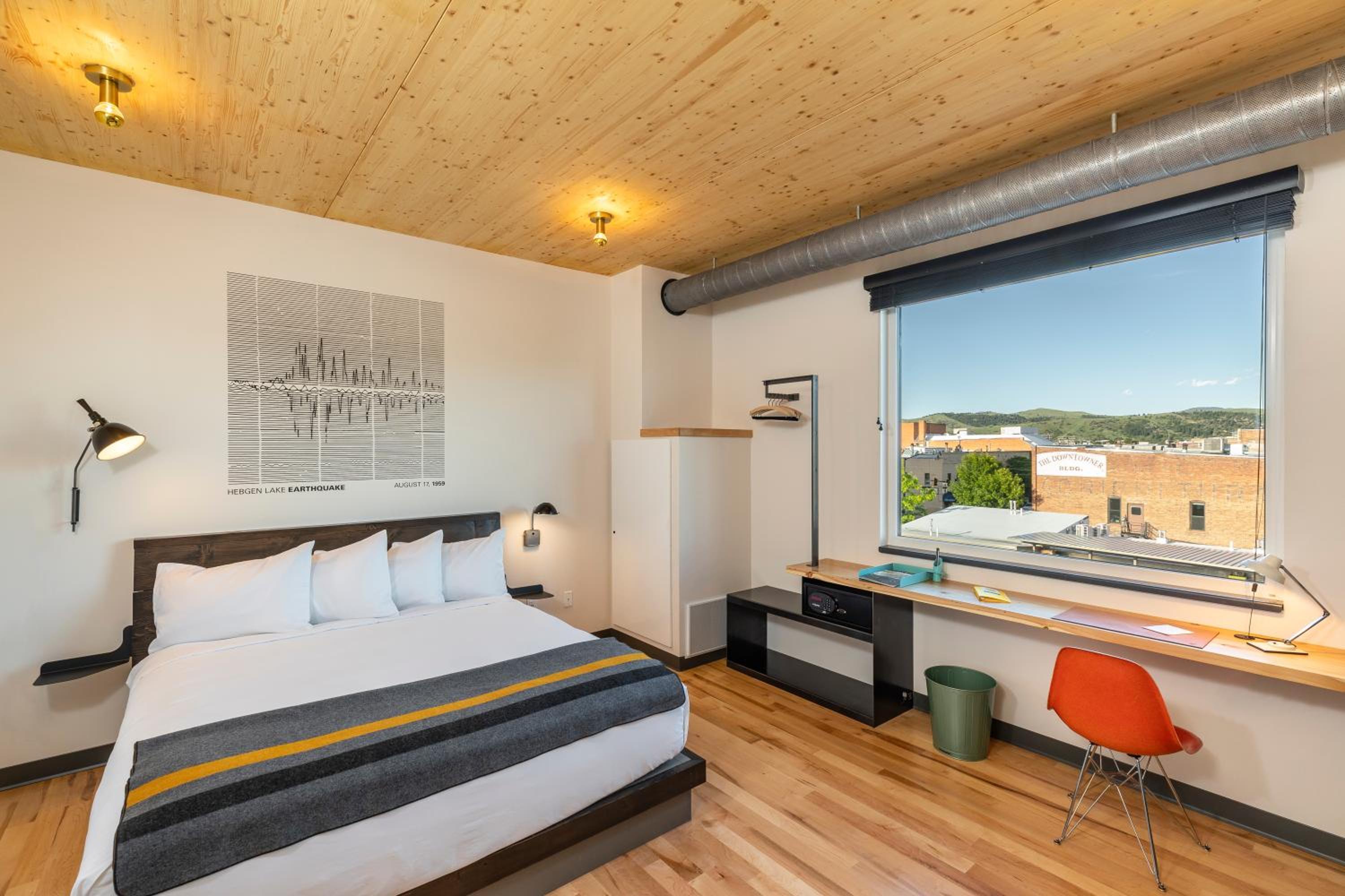 Deluxe King Room - Photo 1