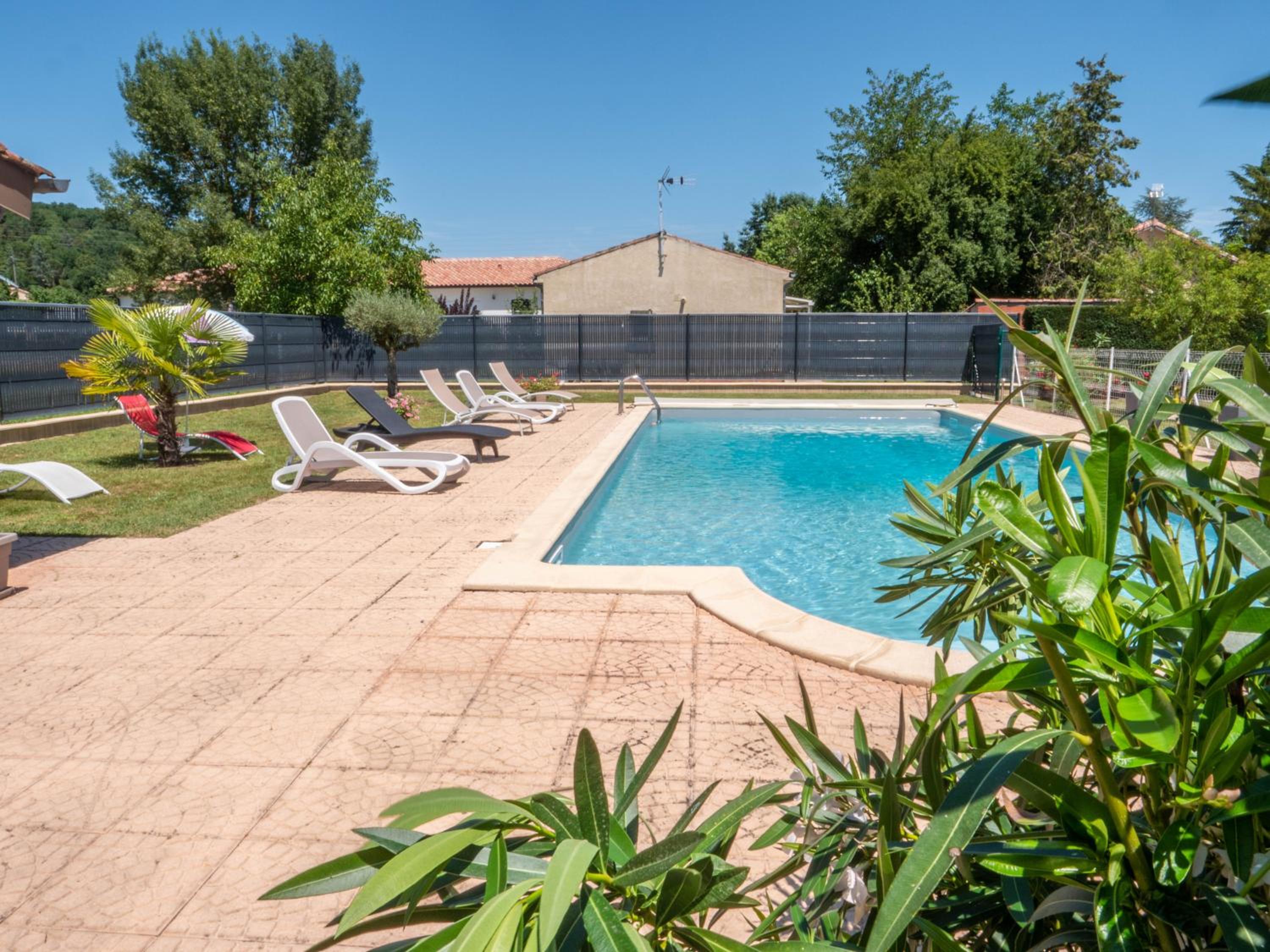 Apartment with Pool View  photo 3