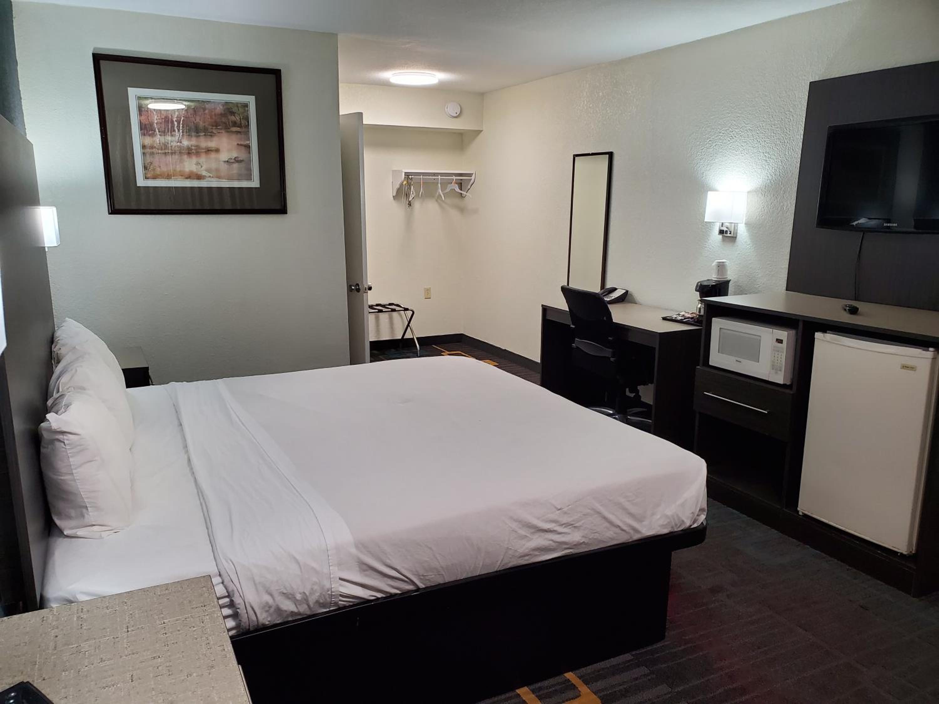 King Room - Disability Access/Non-Smoking - Photo 1