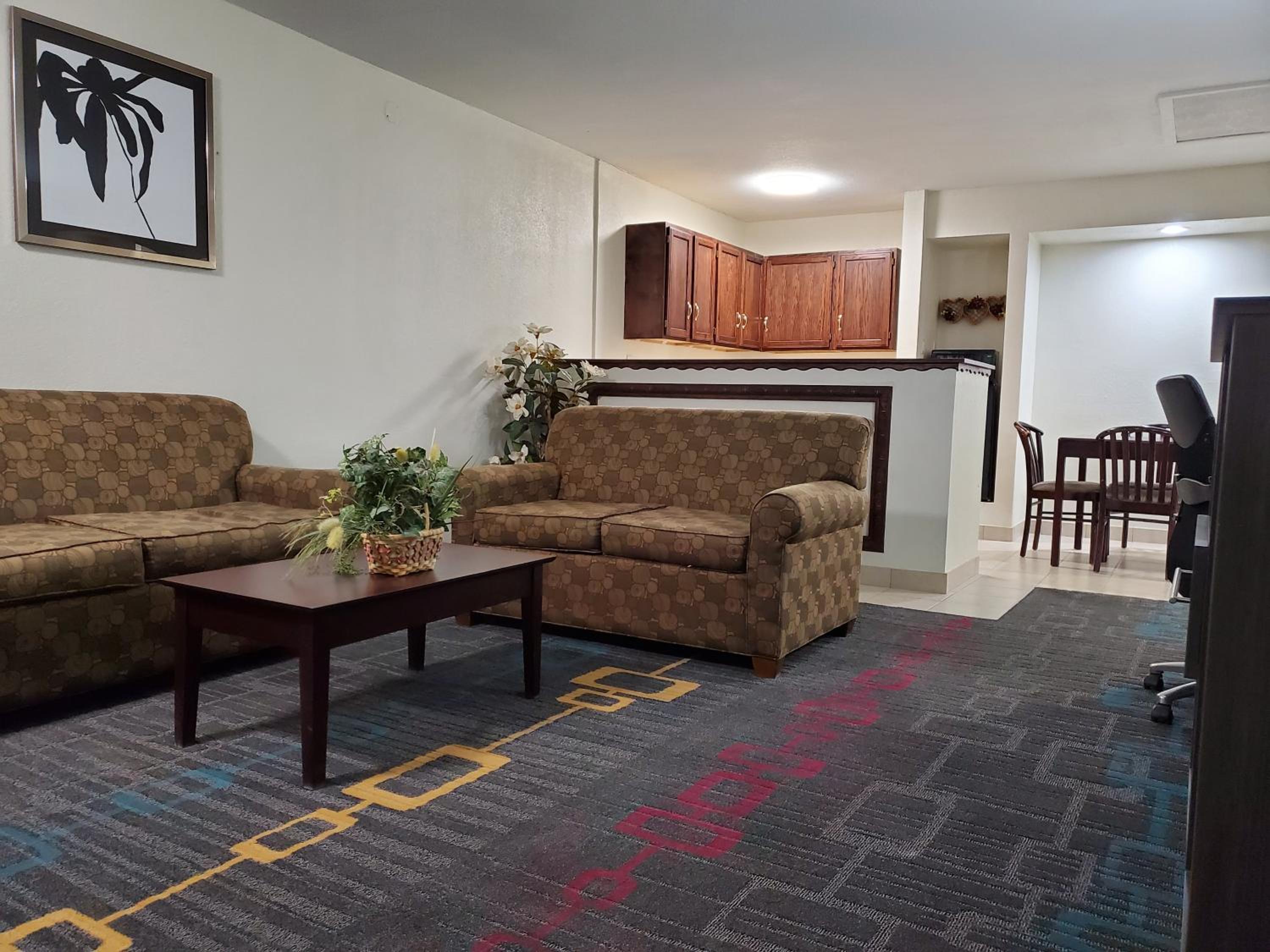 One-Bedroom King Suite - Non-Smoking - Photo 1