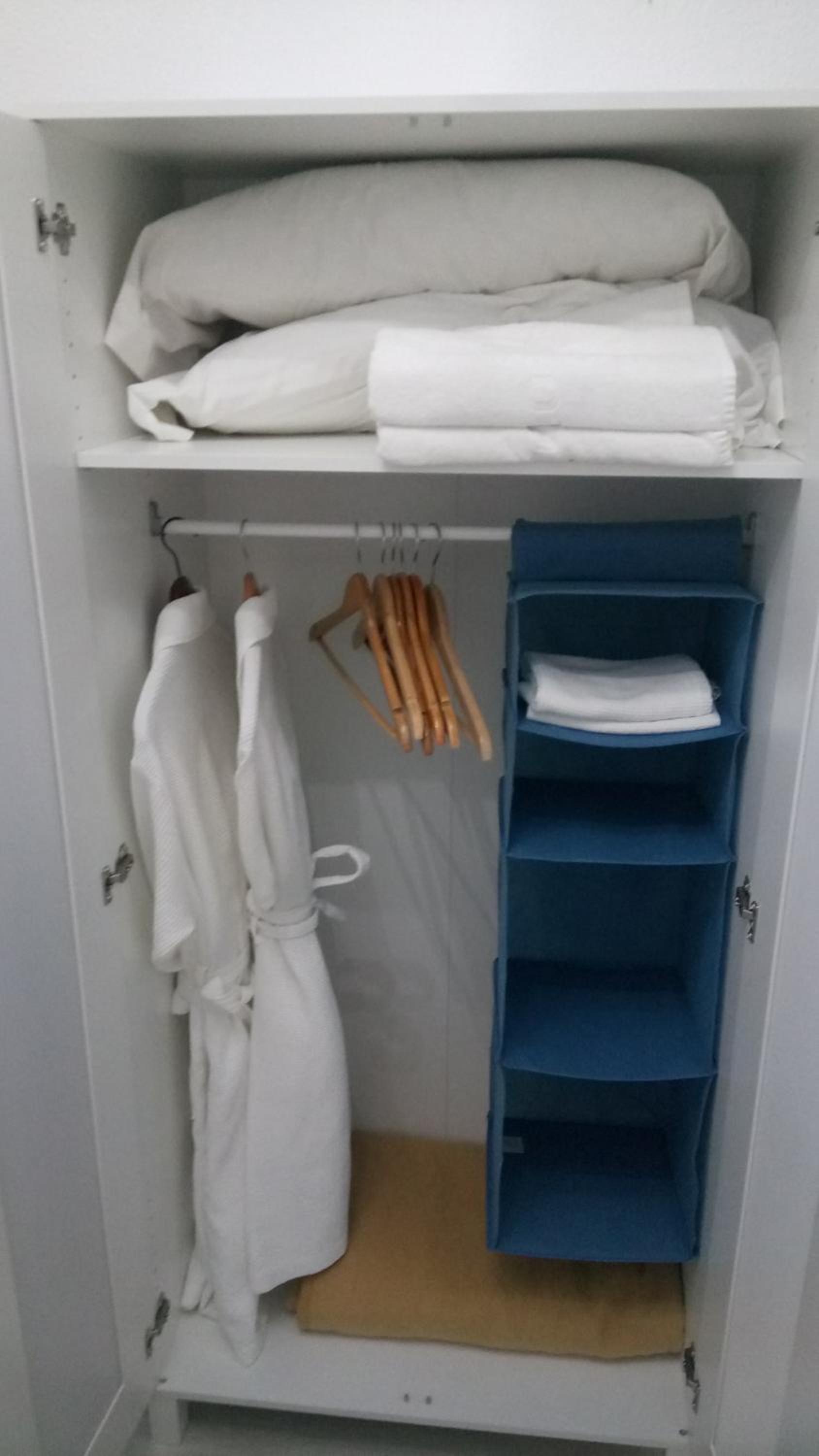 Quadruple Room with Private External Bathroom - Photo 4