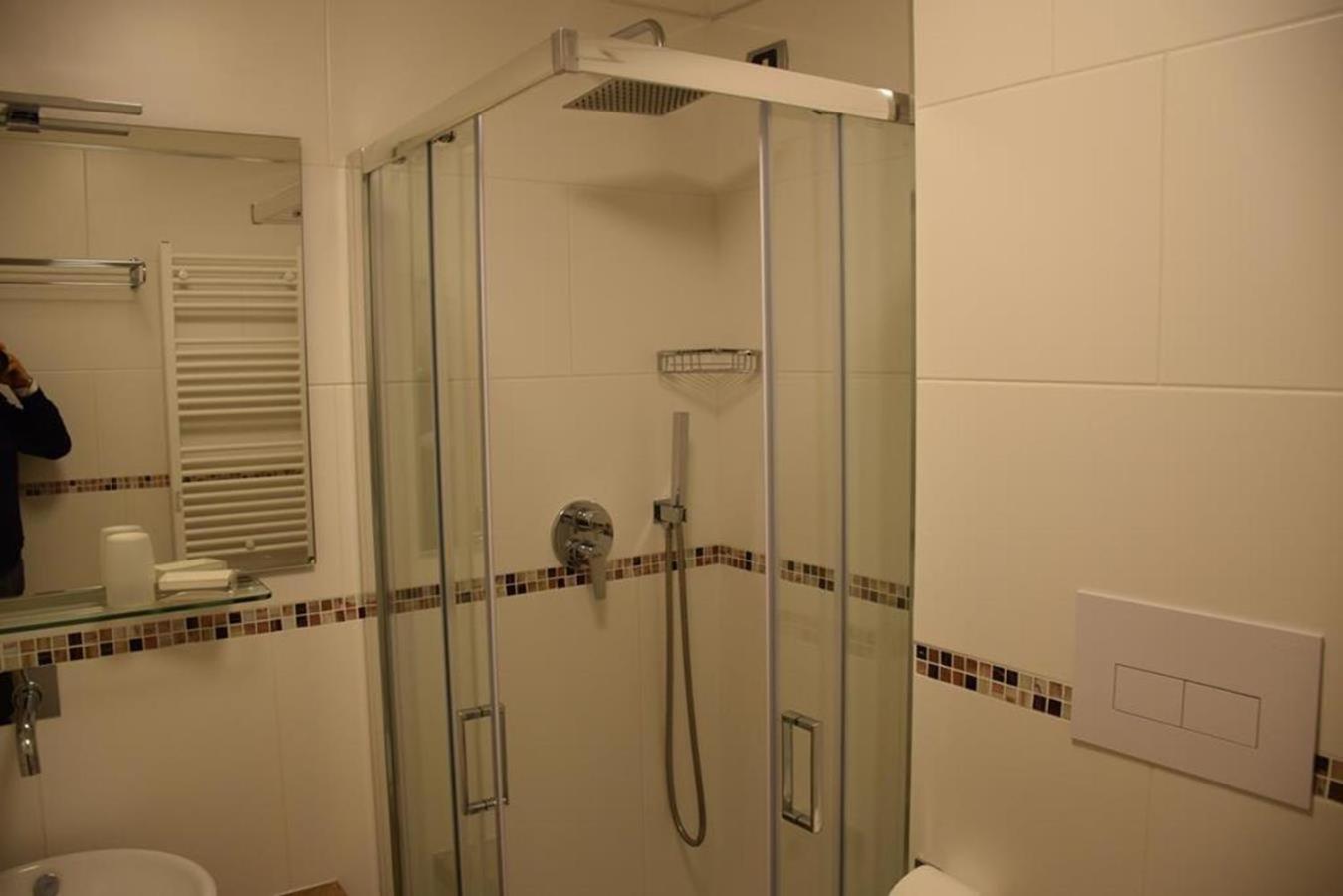 Double or Twin Room with Mountain View - Photo 4
