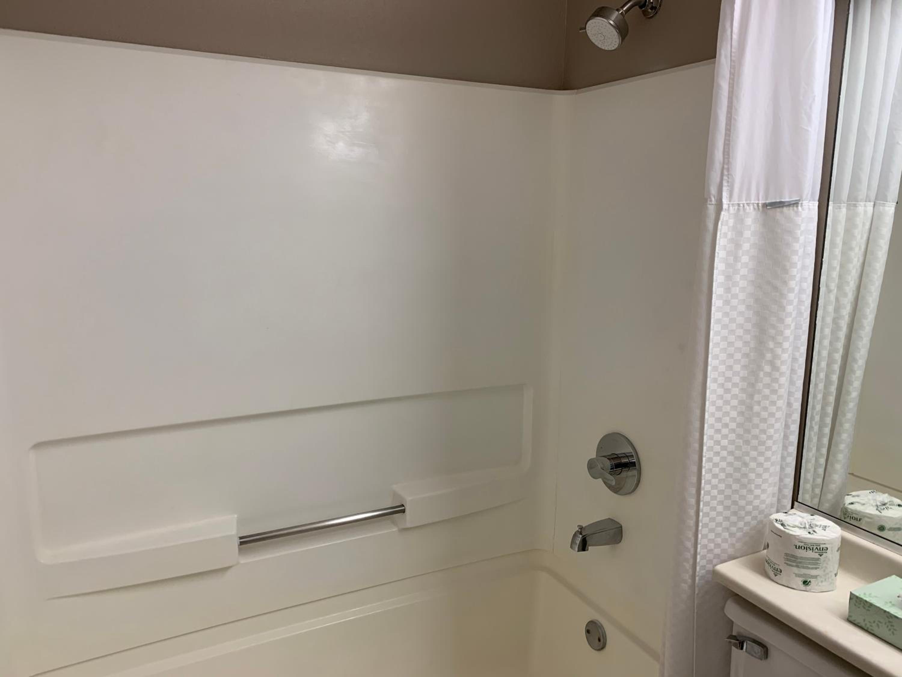 King Room - Non-Smoking photo 2