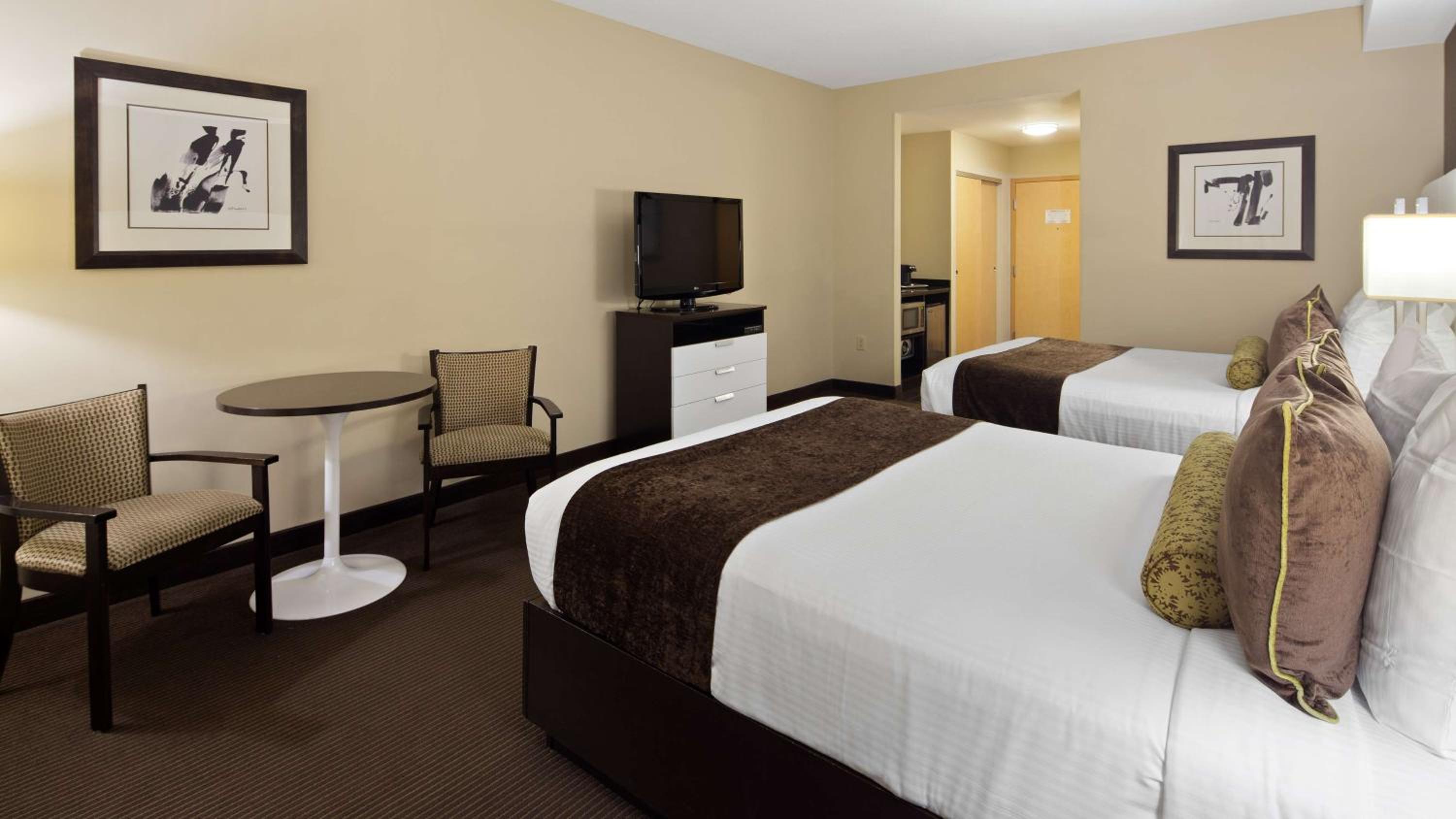 Queen Room with Two Queen Beds - Disability Access - Non Smoking