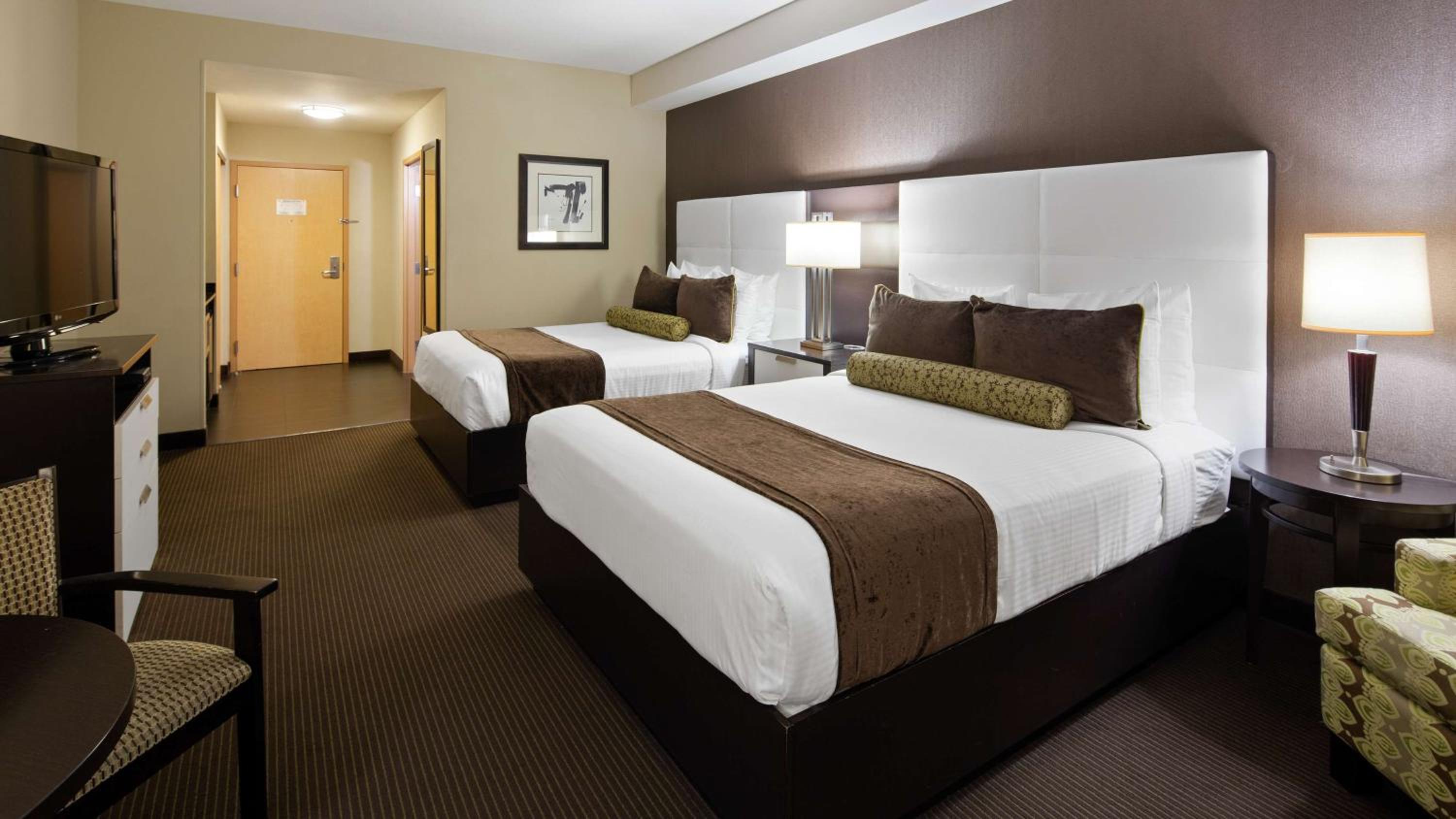 Queen Room with Two Queen Beds - Disability Access - Non Smoking photo 2