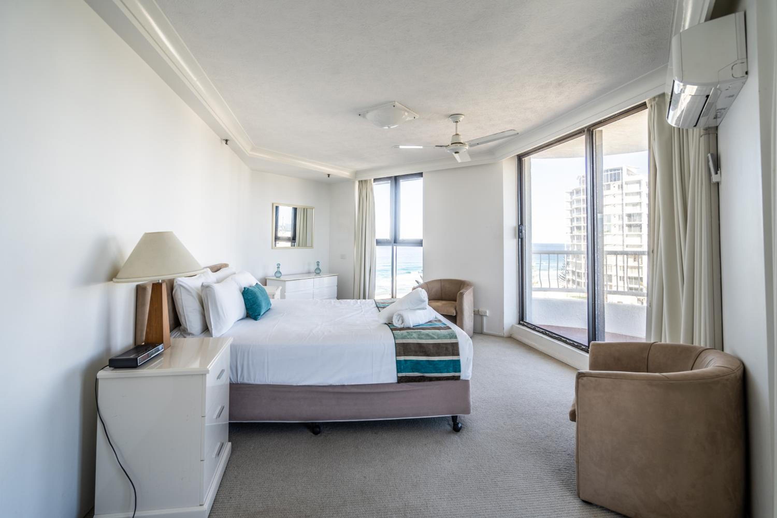 Standard Three-Bedroom Apartment - Photo 12
