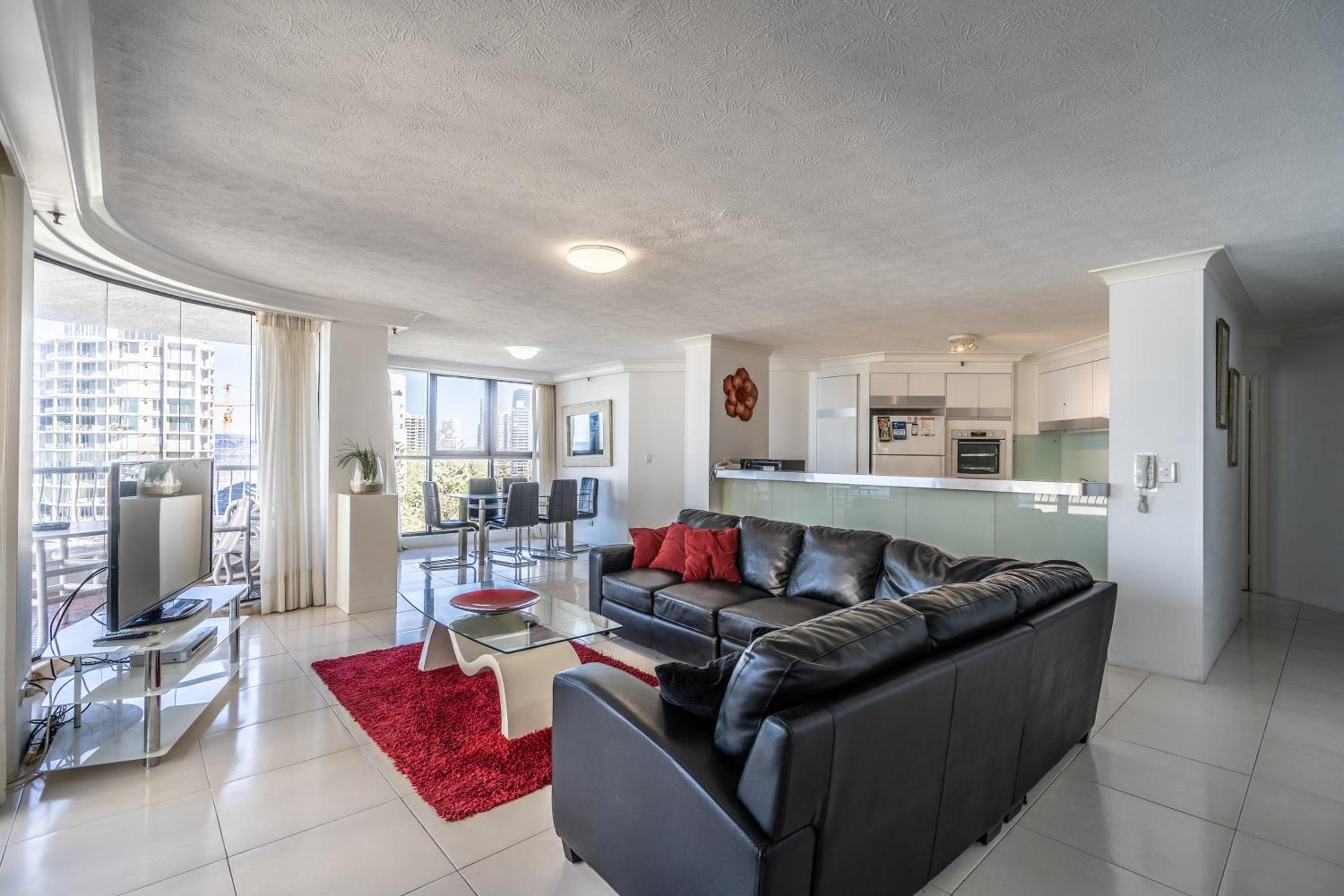 Standard Three-Bedroom Apartment - Photo 9