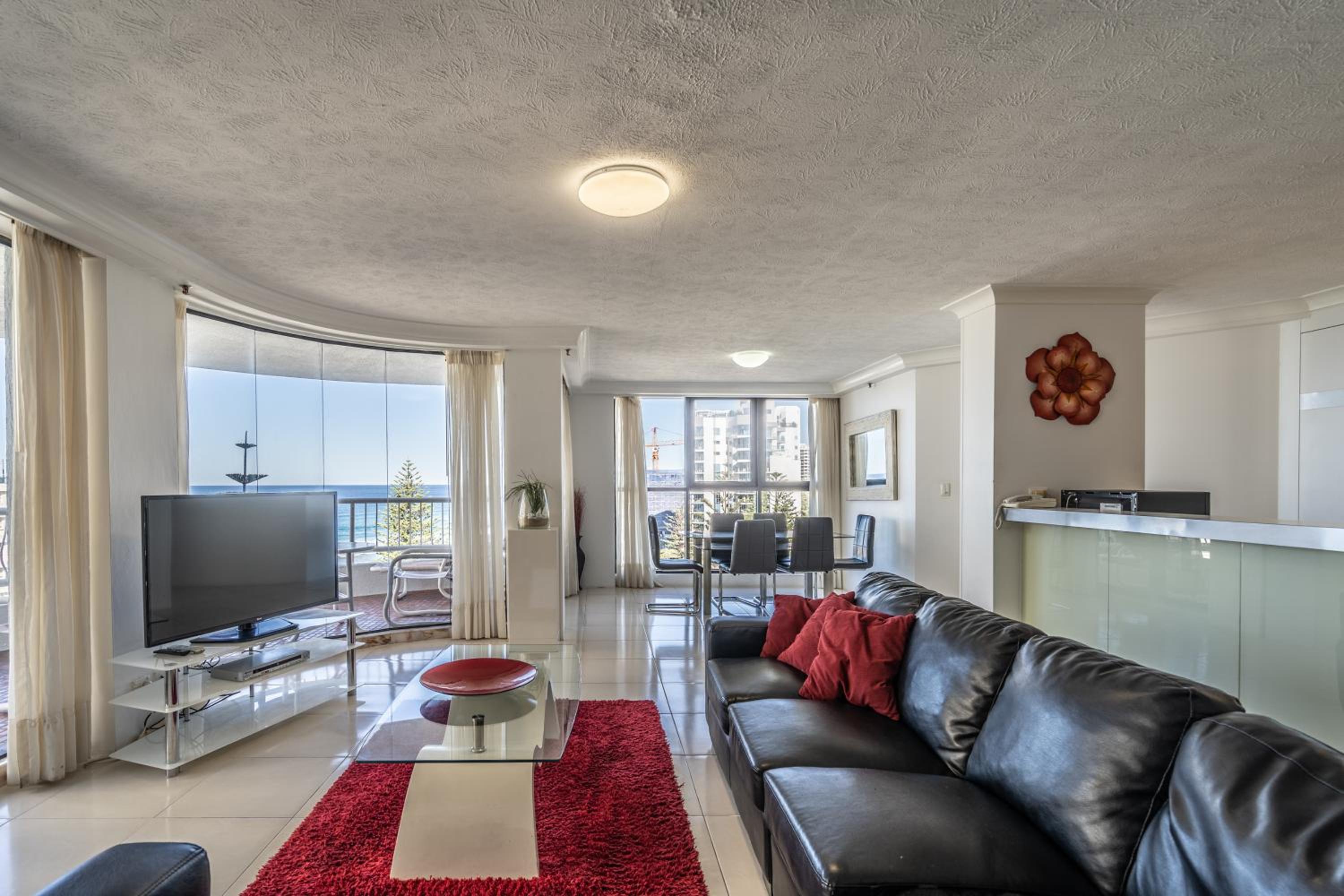 Standard Three-Bedroom Apartment - Photo 8