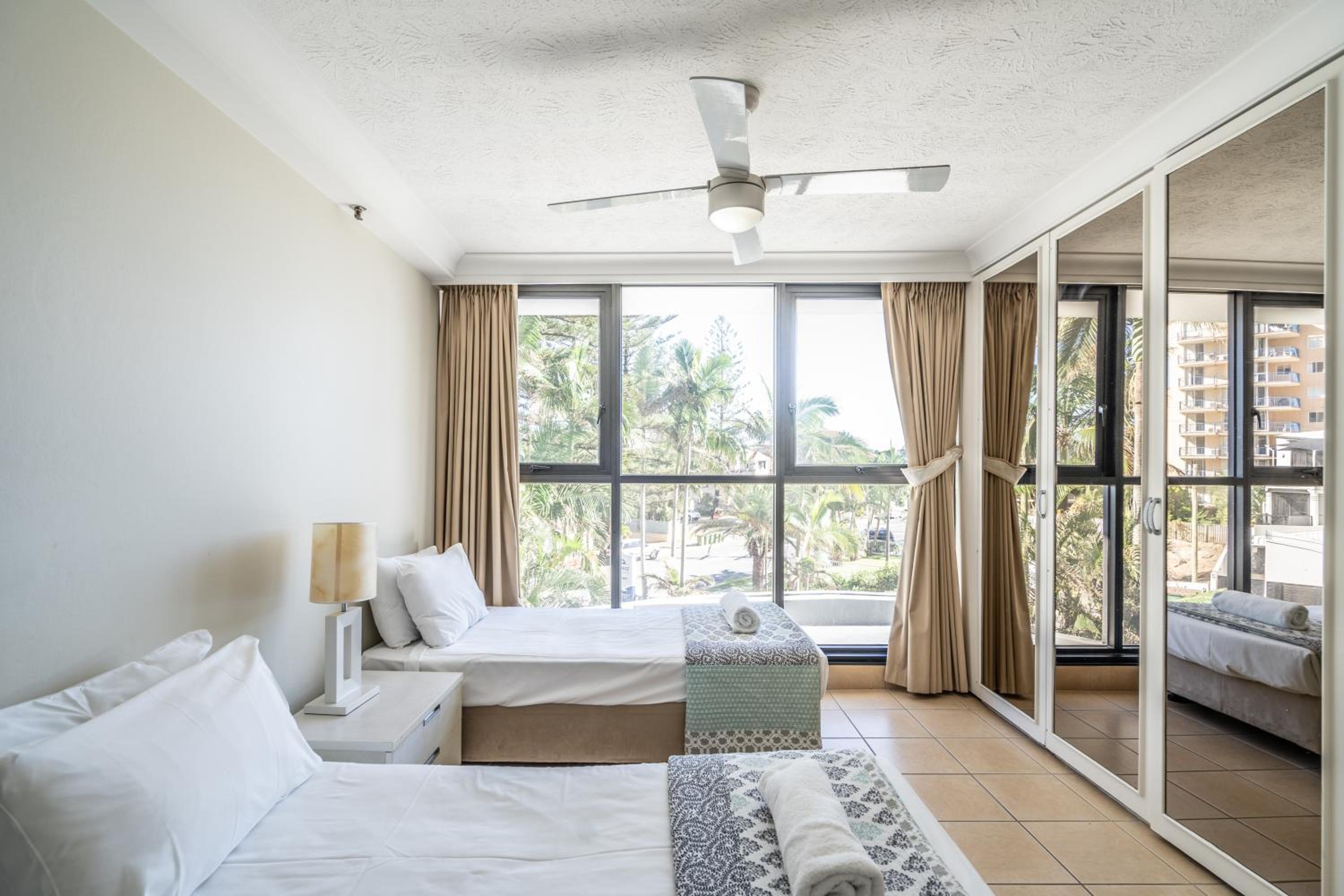 Standard Three-Bedroom Apartment - Photo 6