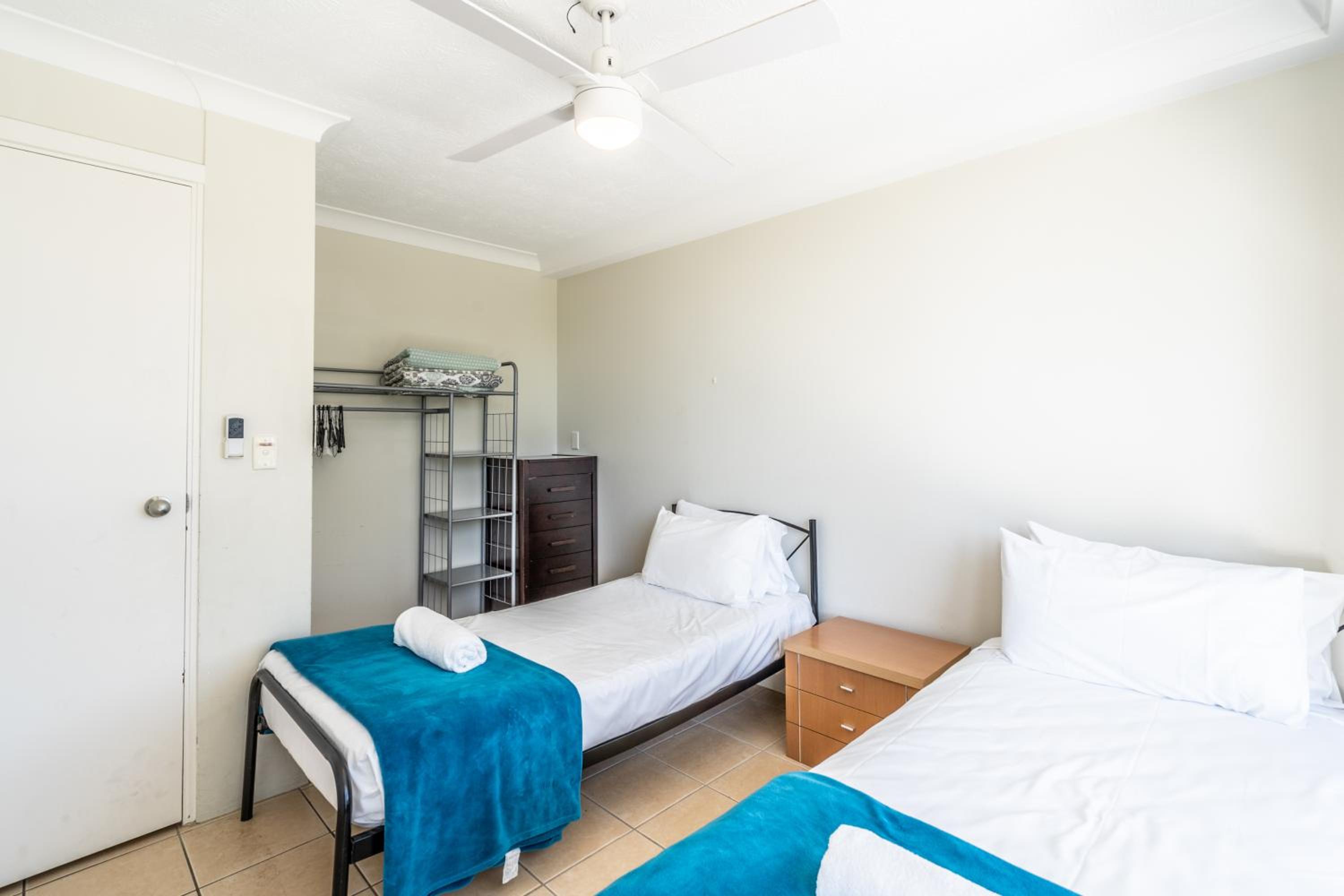 Basic Three-Bedroom Apartment - Photo 14