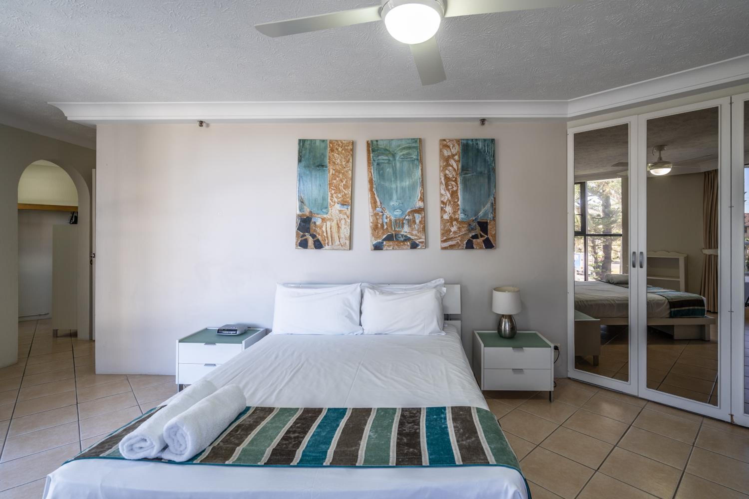 Basic Three-Bedroom Apartment - Photo 12