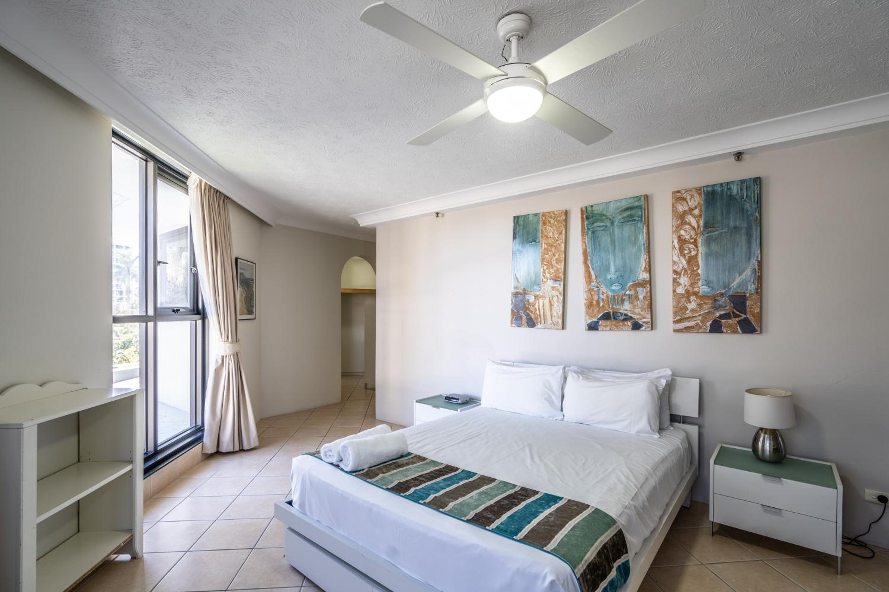 Basic Three-Bedroom Apartment - Photo 11