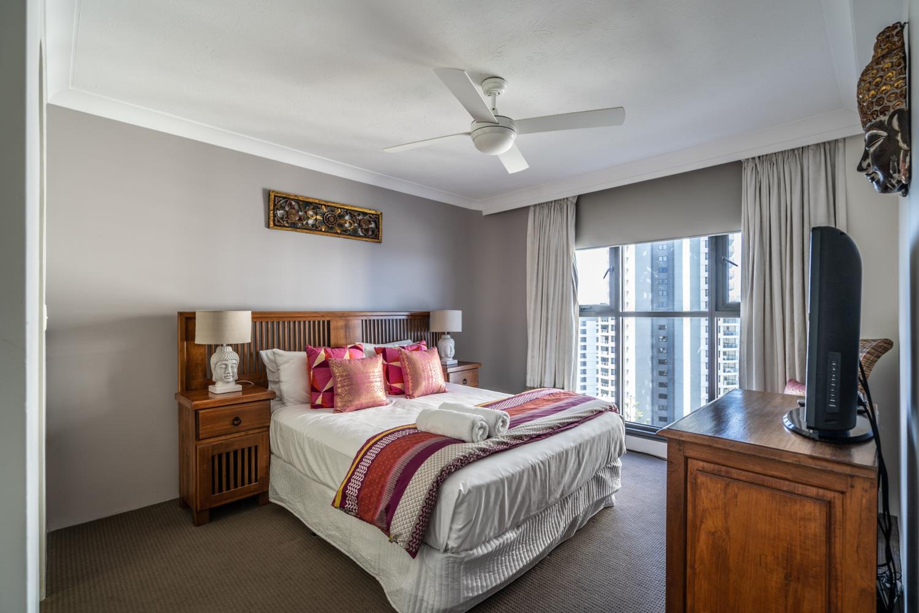 Superior One-Bedroom Apartment - Photo 1