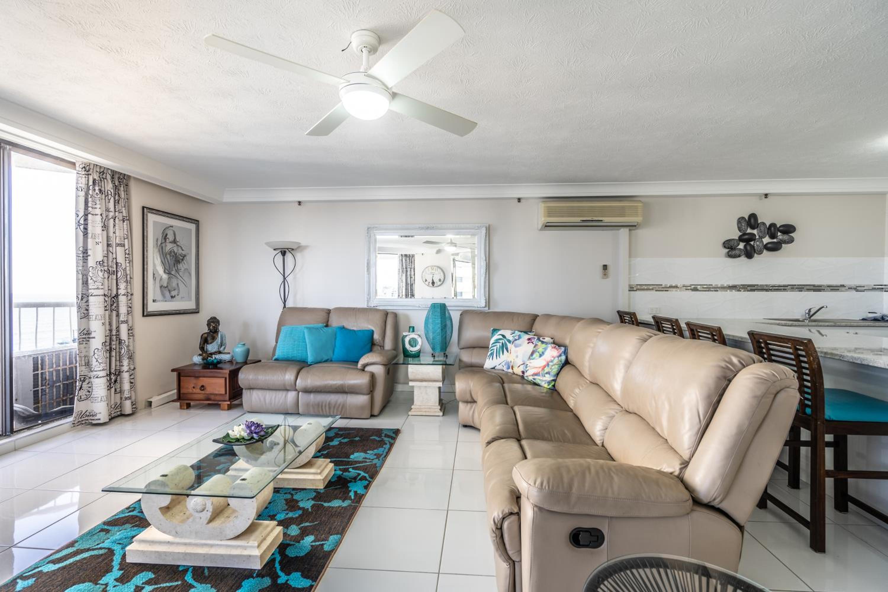 Superior One-Bedroom Apartment - Photo 23