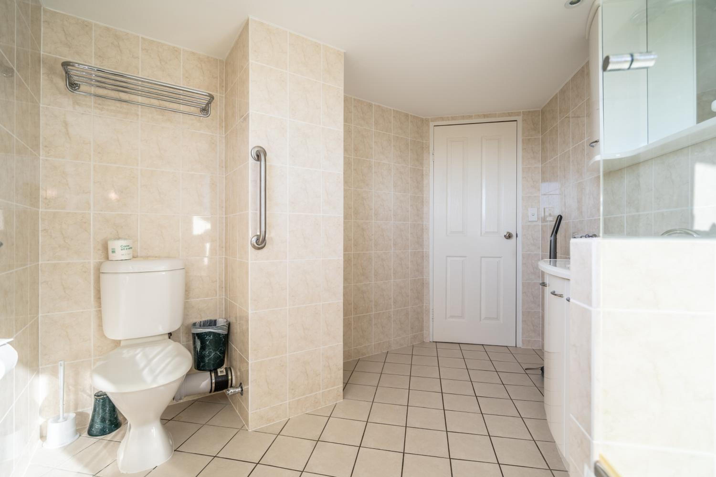 Superior Two-Bedroom Apartment - Photo 17